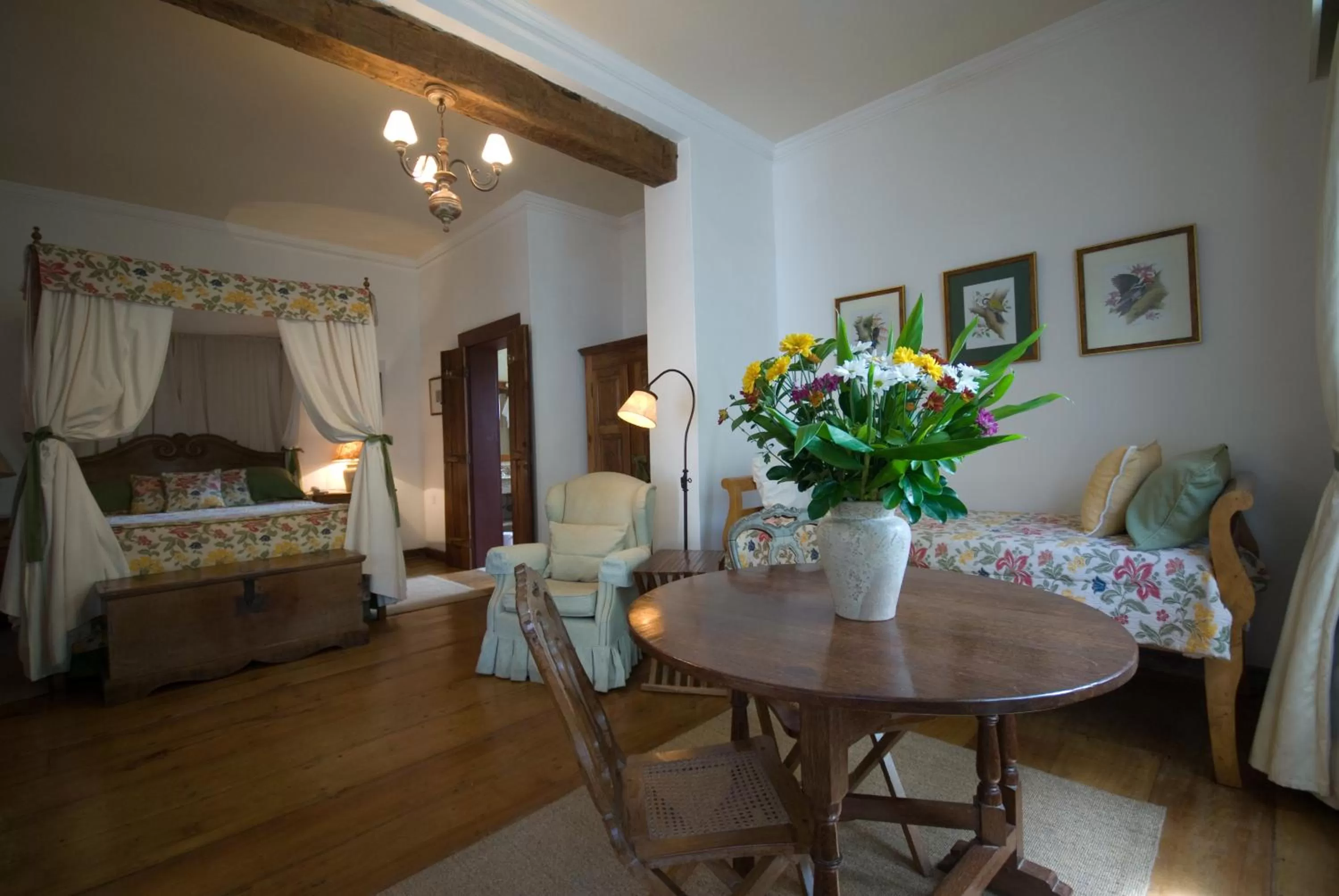 Photo of the whole room, Bed in Solar da Ponte