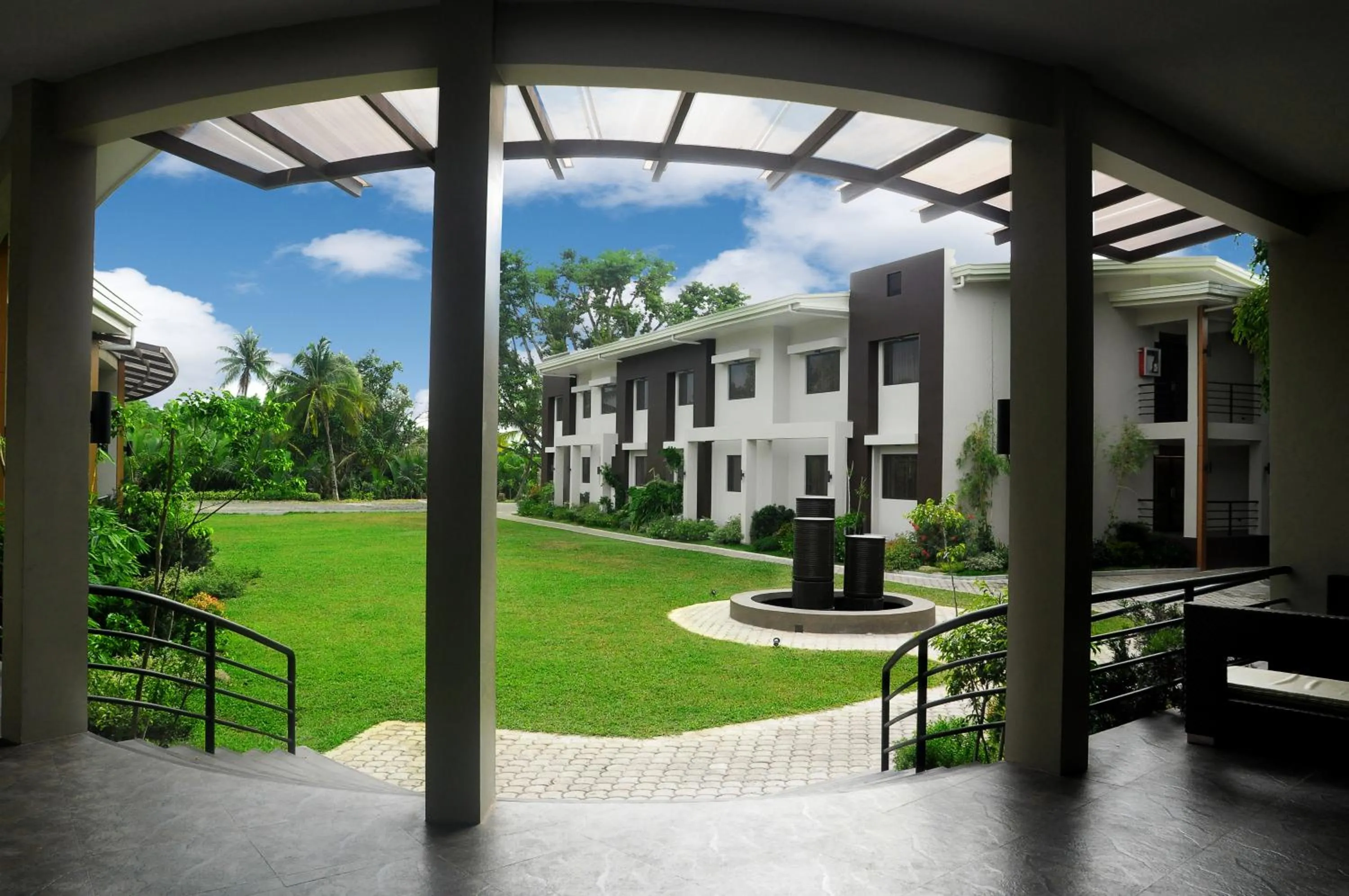 Garden view in Ariana Hotel