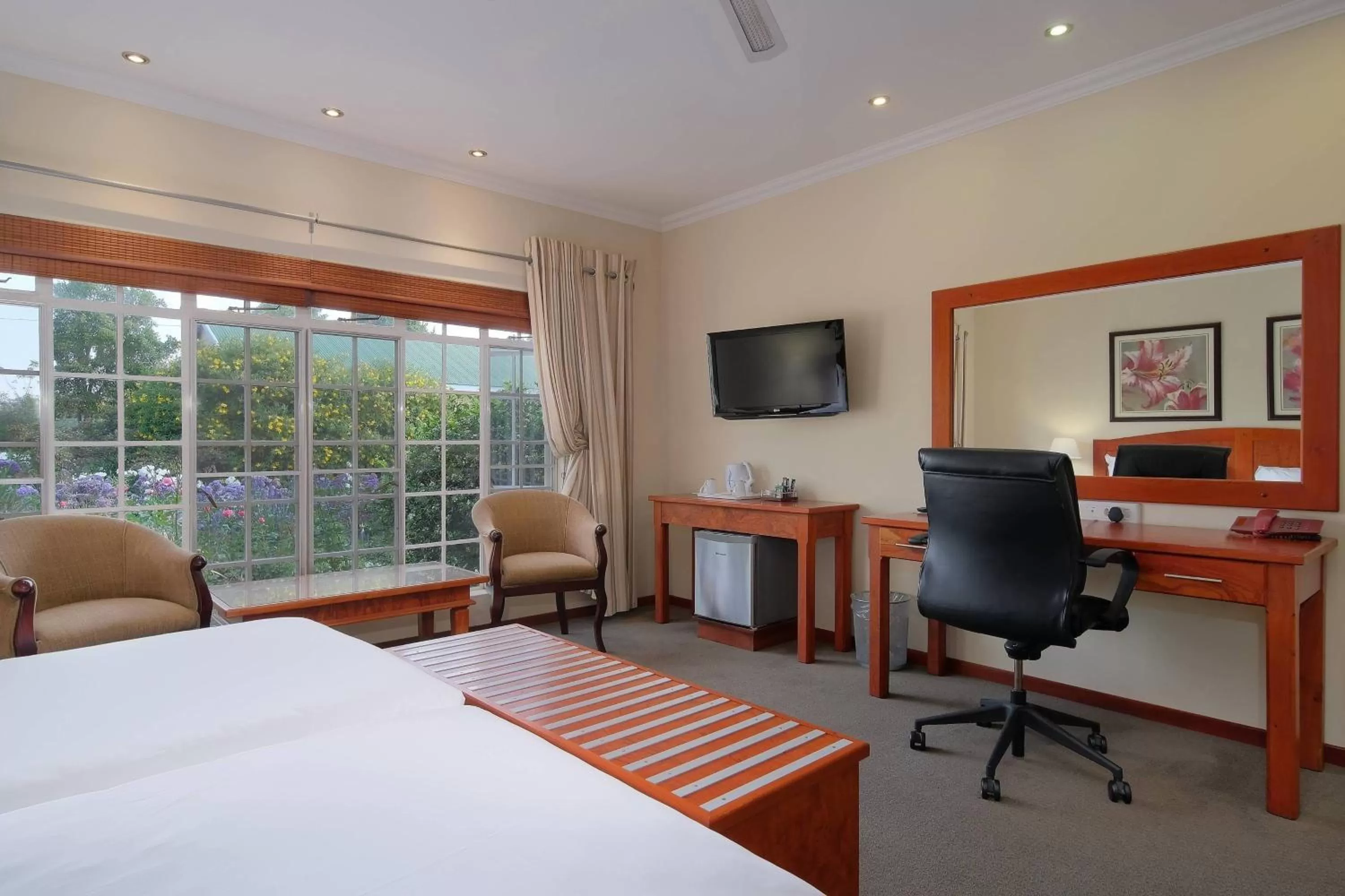 Photo of the whole room, Bed in Protea Hotel by Marriott Polokwane Ranch Resort