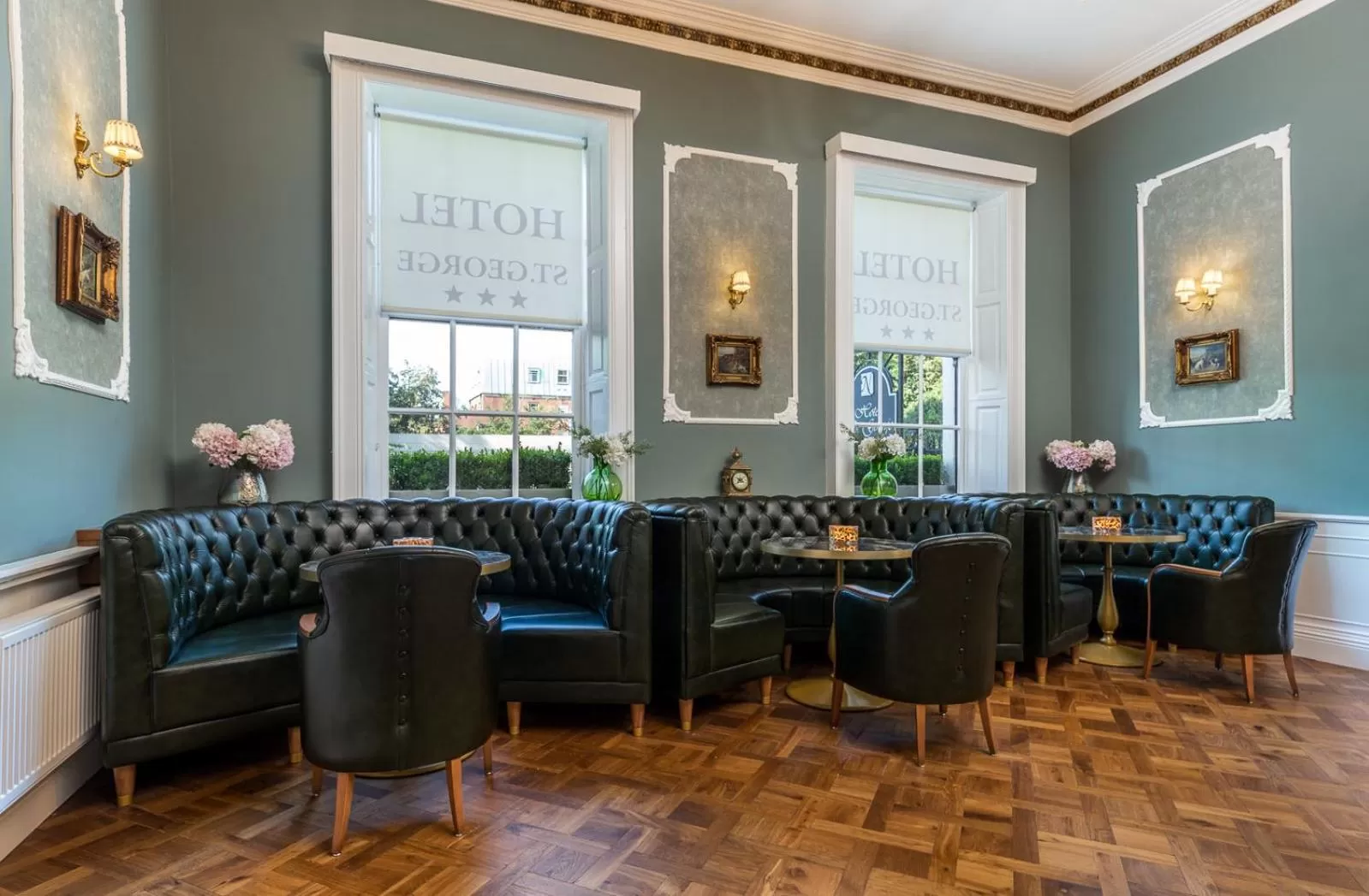 Lounge or bar in Hotel St George by Nina