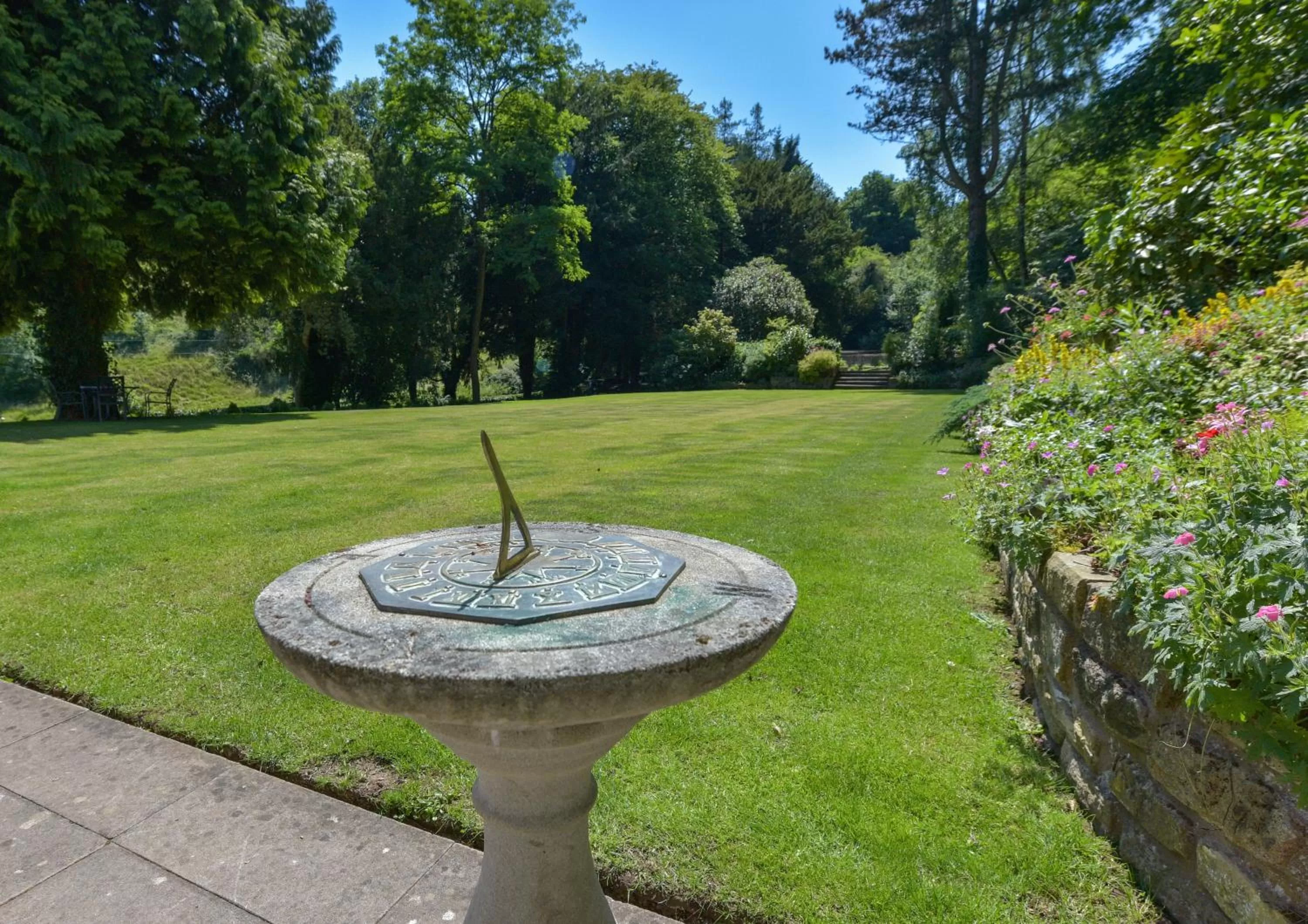 Garden in Kateshill House Bed & Breakfast