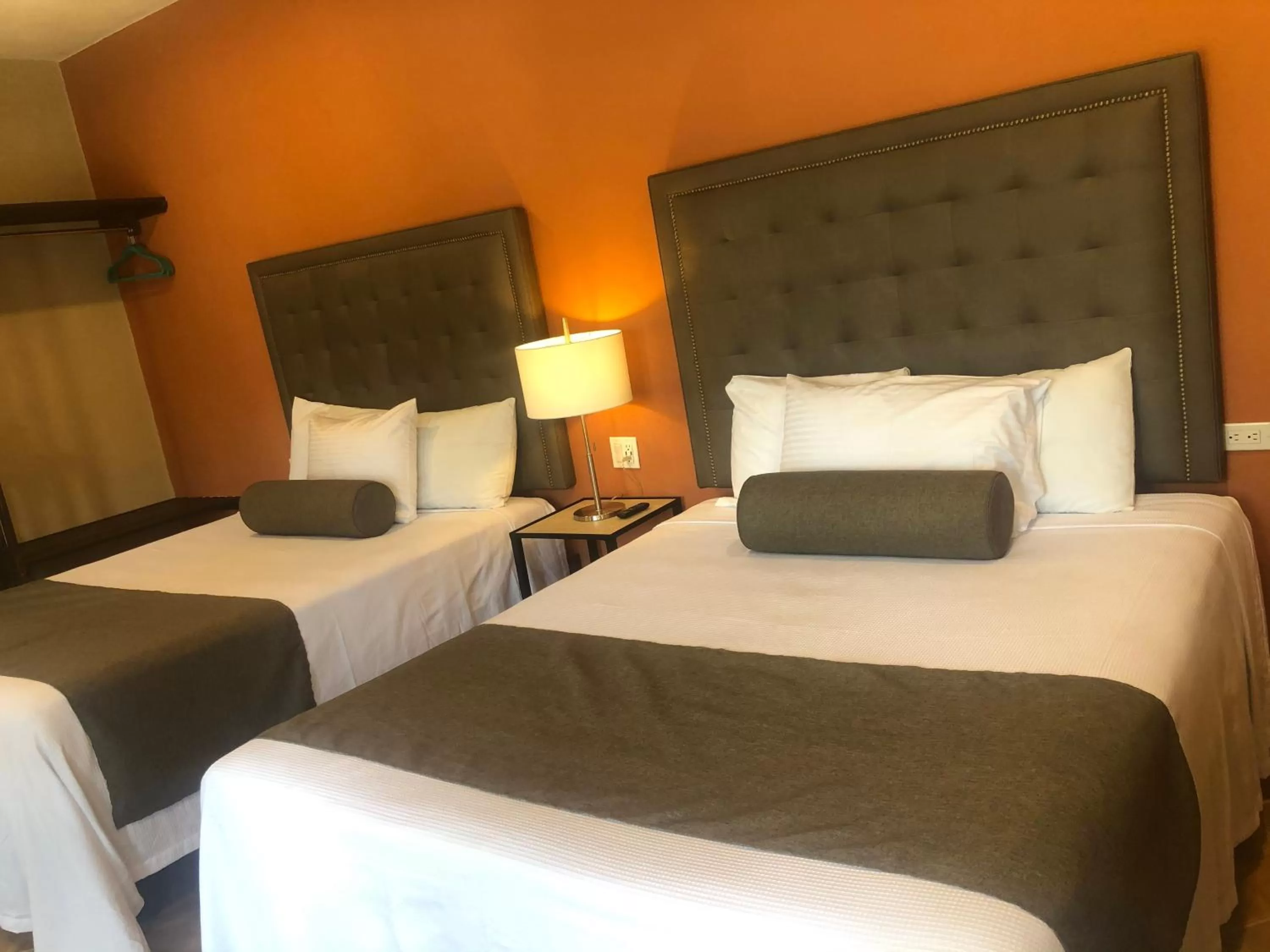 Property building, Bed in Hotel 1697 Loreto