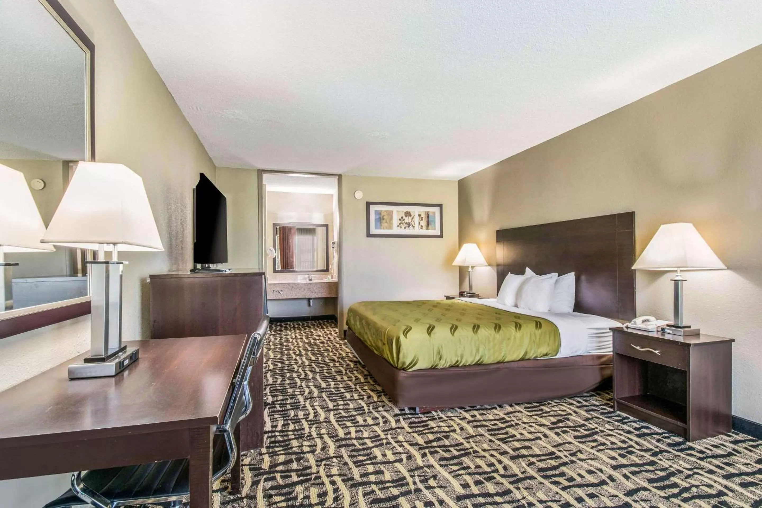 Photo of the whole room, Bed in Quality Inn & Suites York East