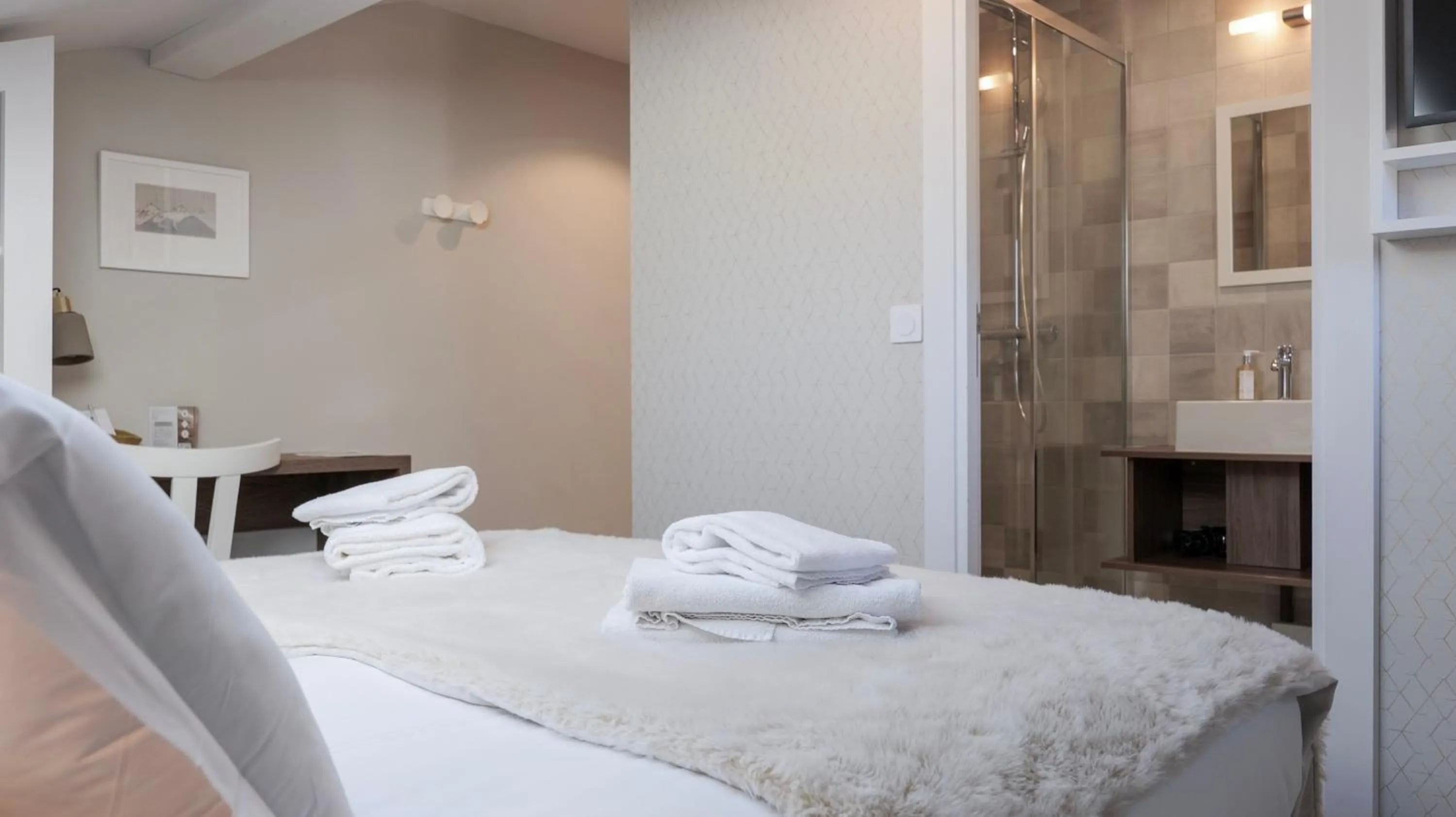 Bedroom in Chalet hôtel le Whymper