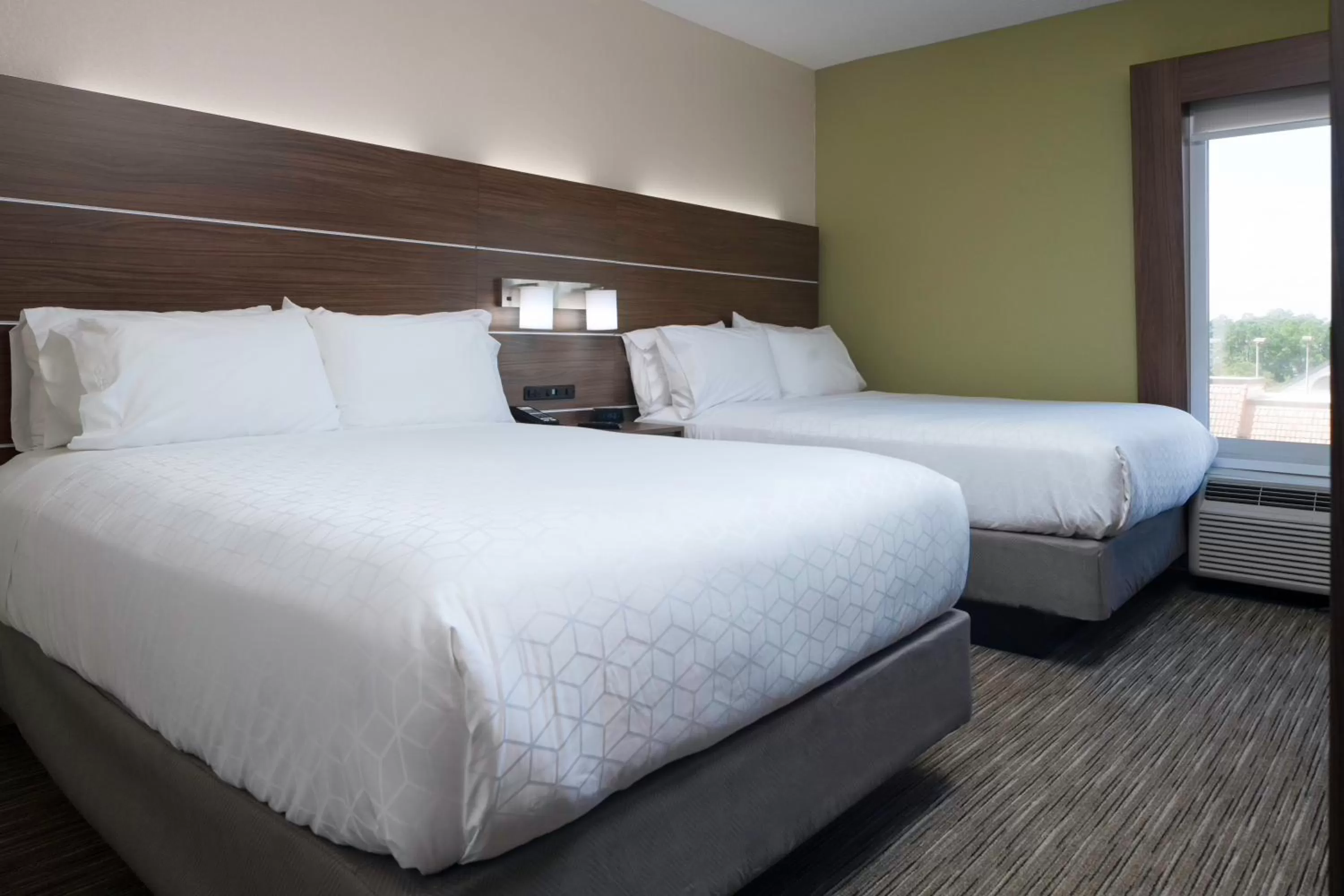 Photo of the whole room, Bed in Holiday Inn Express North Myrtle Beach - Little River by IHG