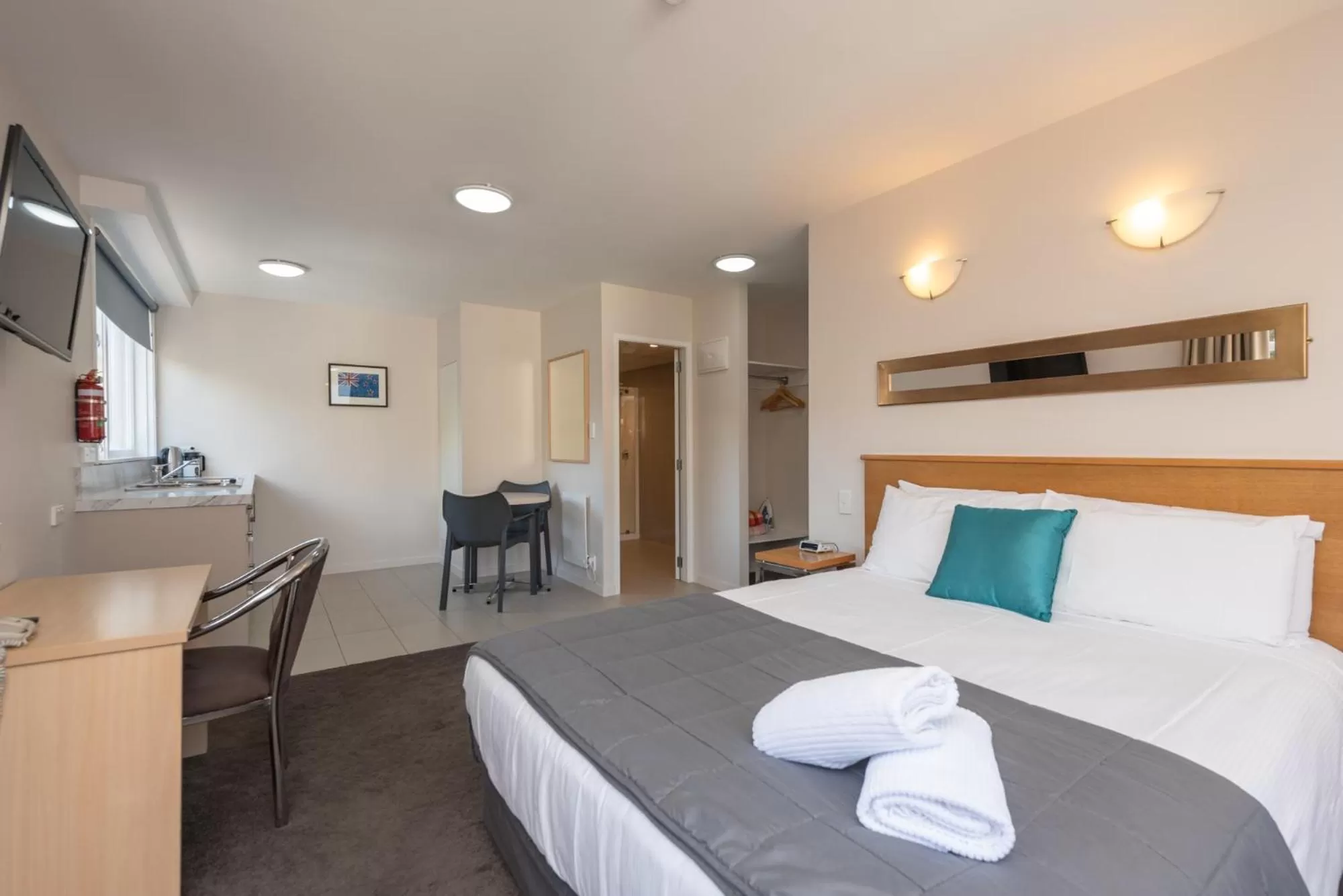 Bed in Capital View Motor Inn - Free Parking