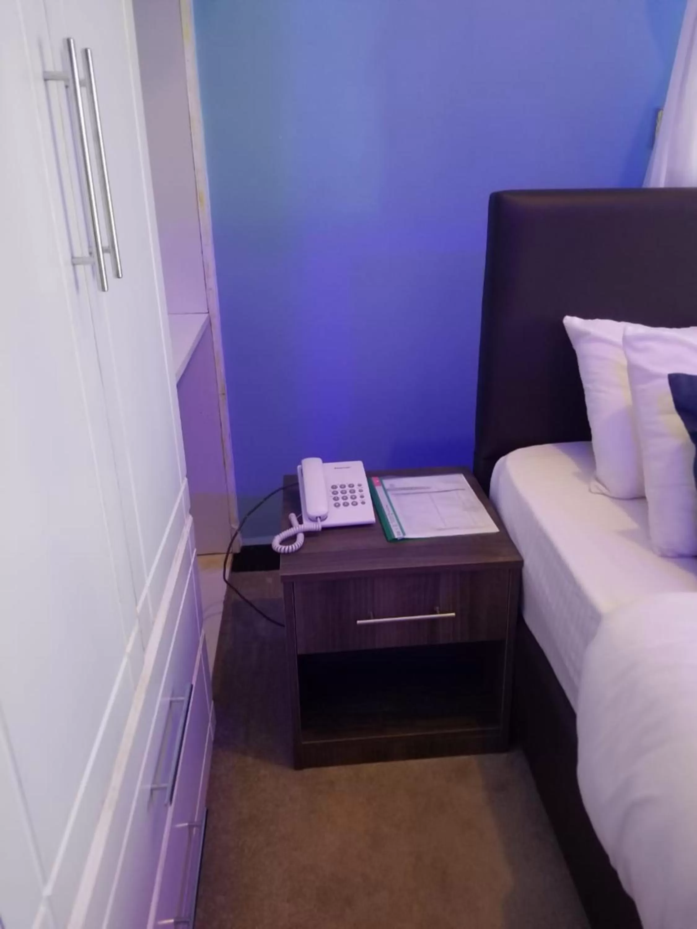 Bed in Lovely Garden Guest Home