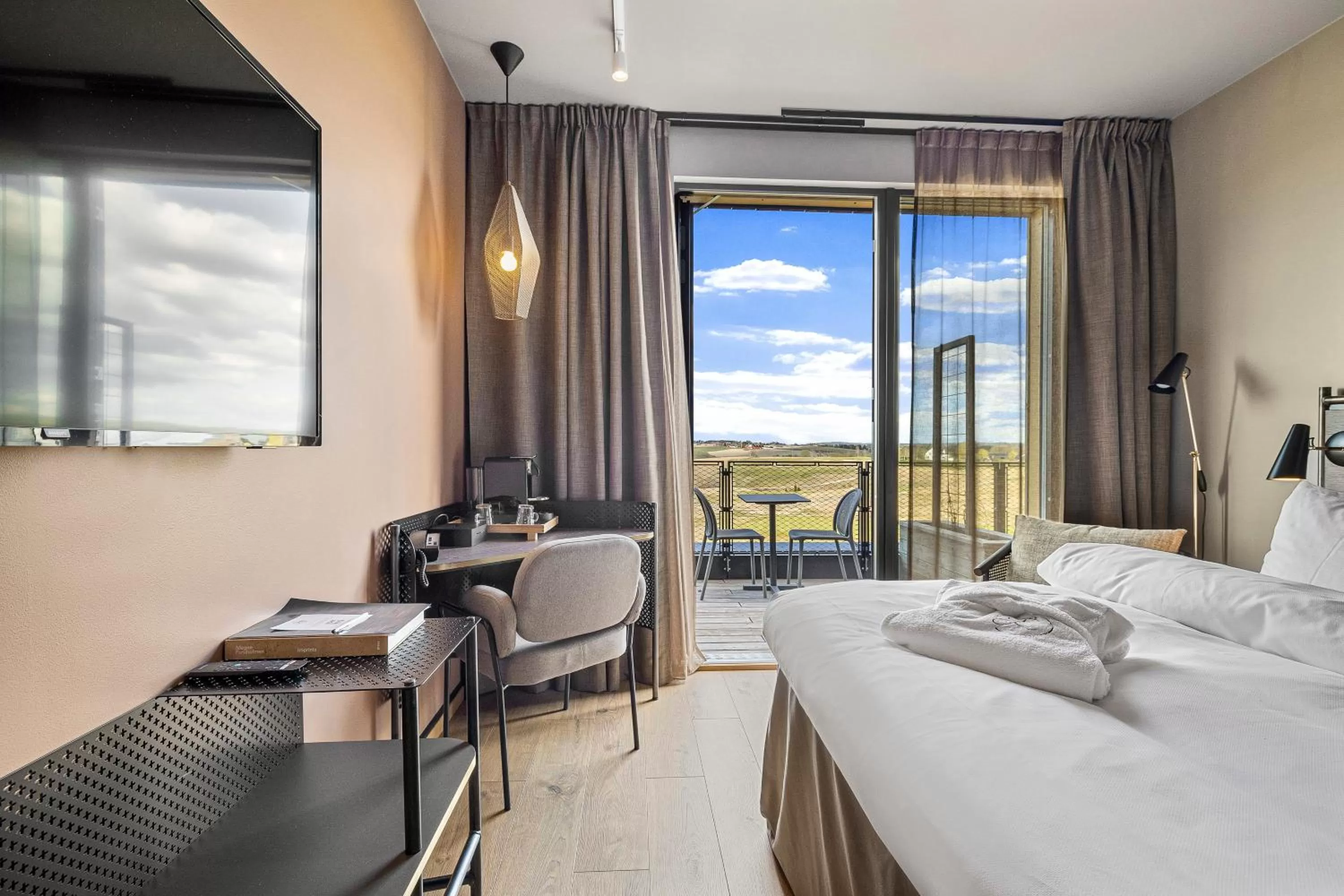 Bed in Lily Country Club