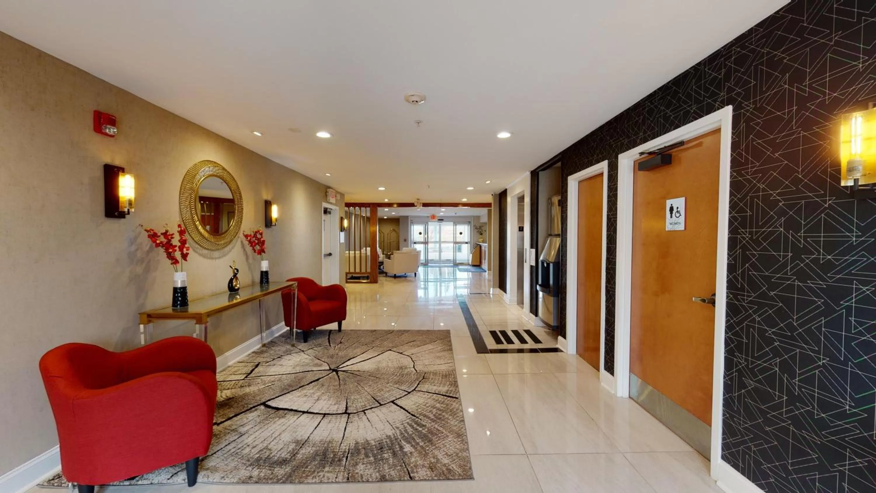 Lobby or reception in Ramada by Wyndham Strasburg - Shenandoah Valley