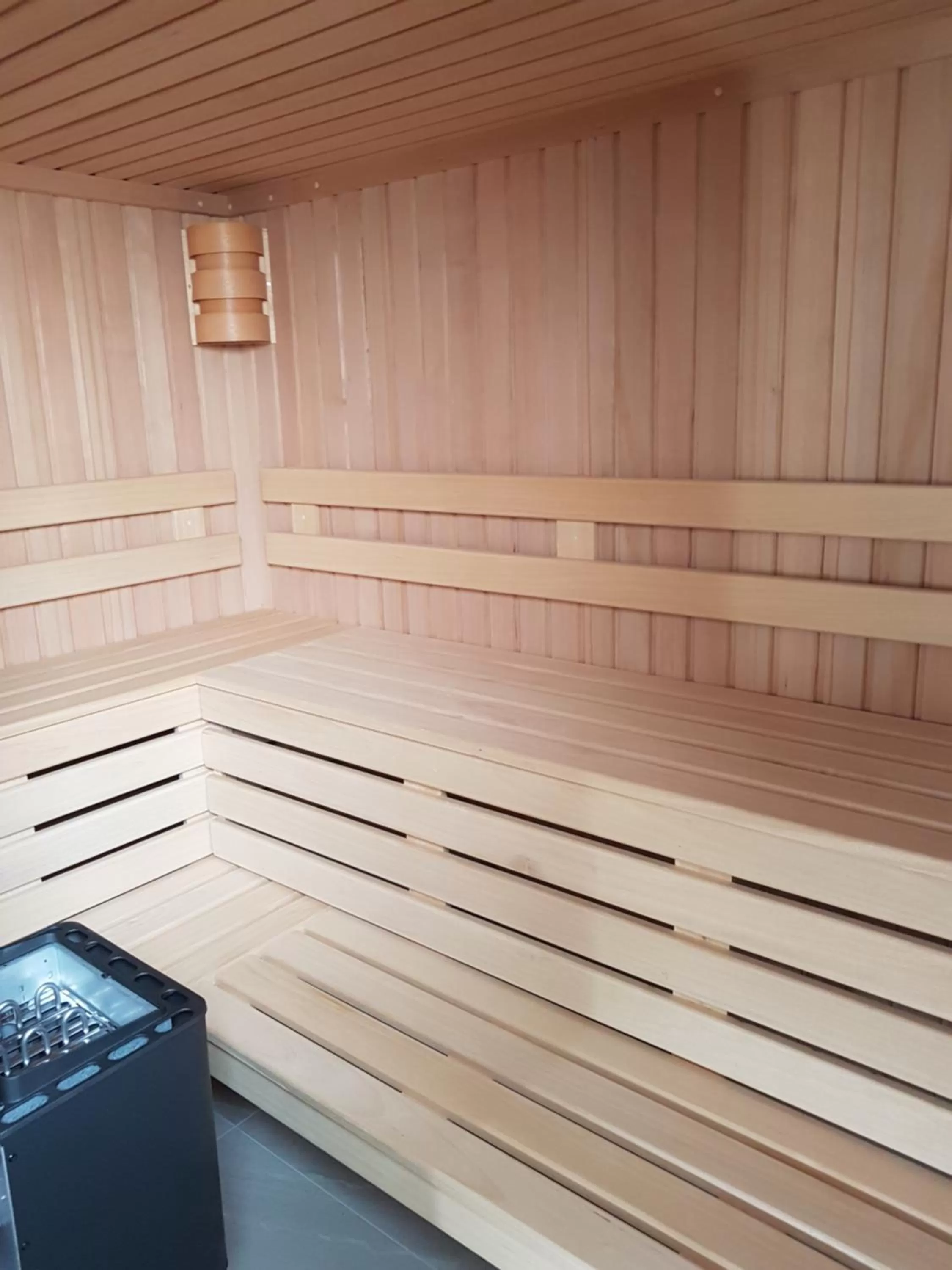 Sauna in Hotel Restaurant Spa De La Citadelle Lorient