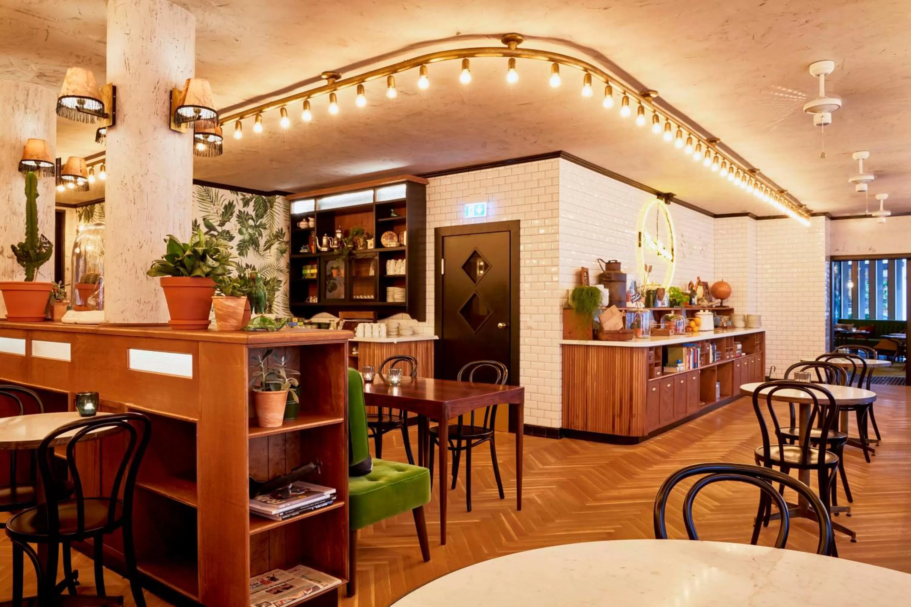 Restaurant/places to eat in Max Brown Hotel Midtown, part of Sircle Collection