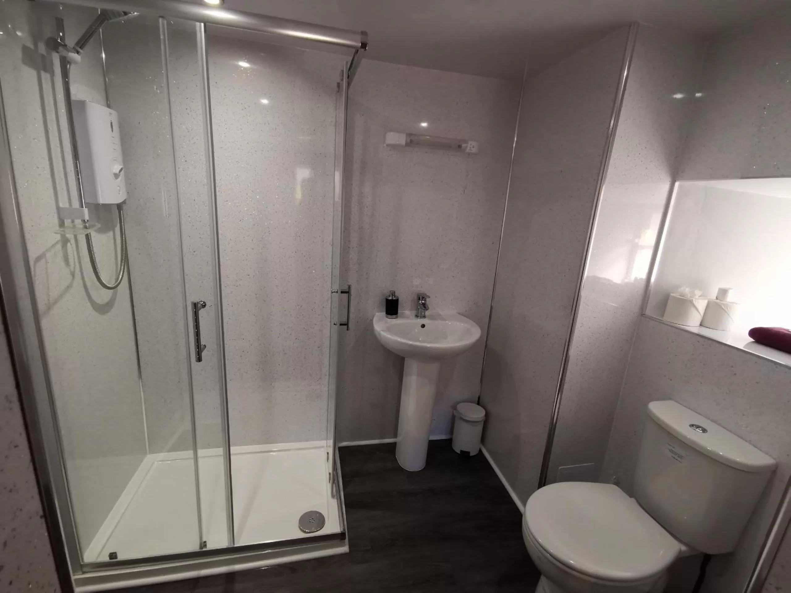 Bathroom in St Ronan's Hotel