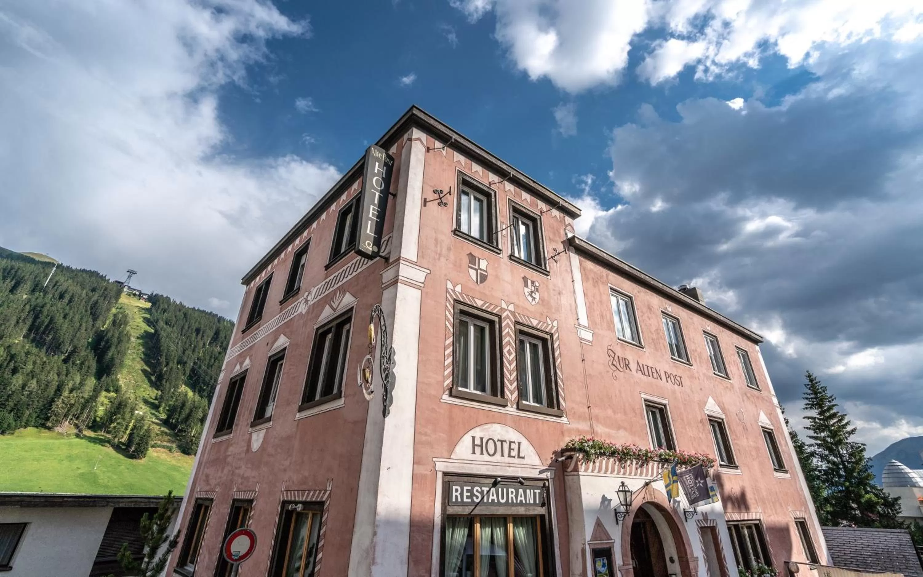Facade/entrance in Hotel Alte Post by Mountain Hotels