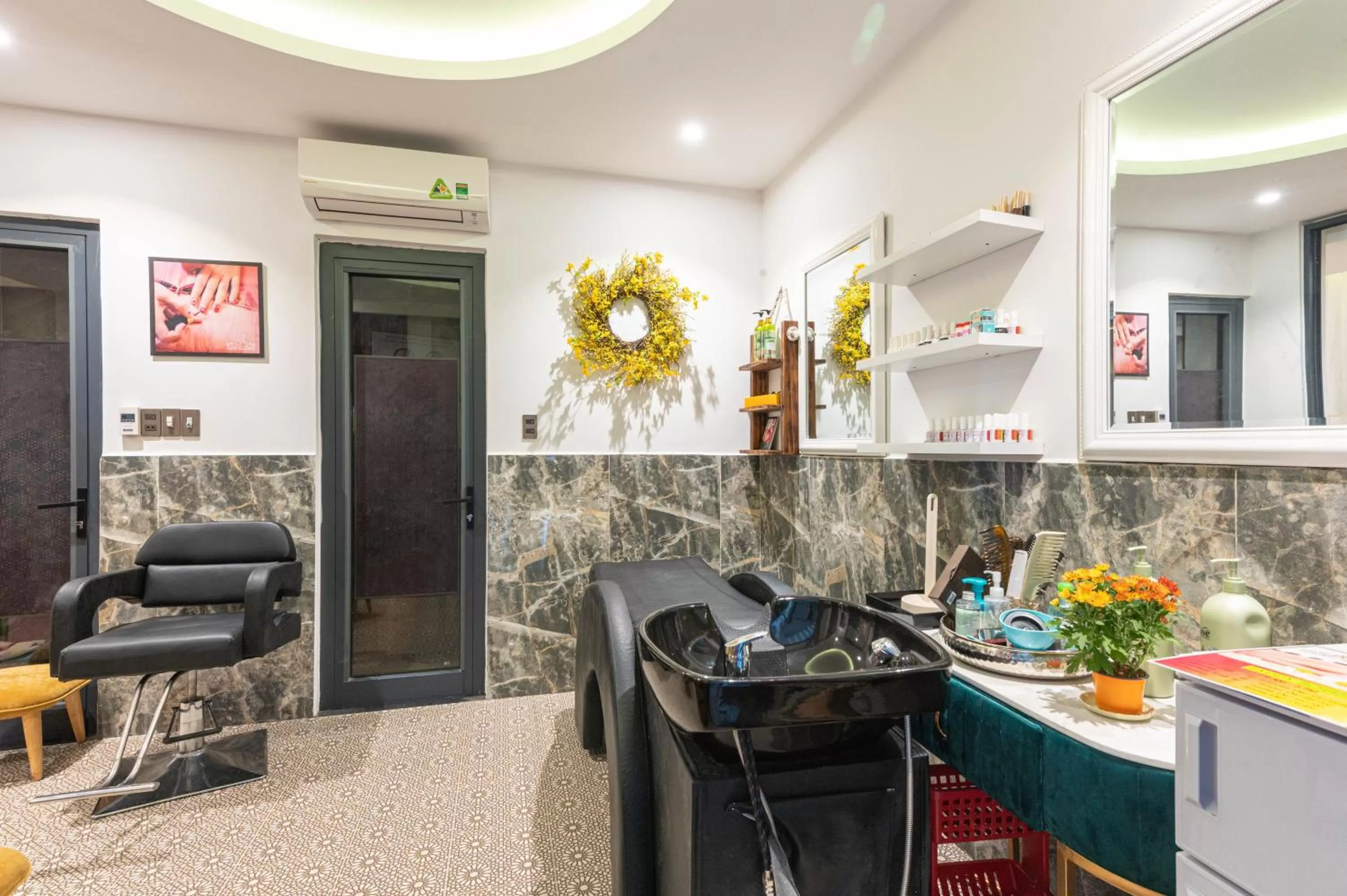 Spa and wellness centre/facilities in Hoang Trinh Hotel