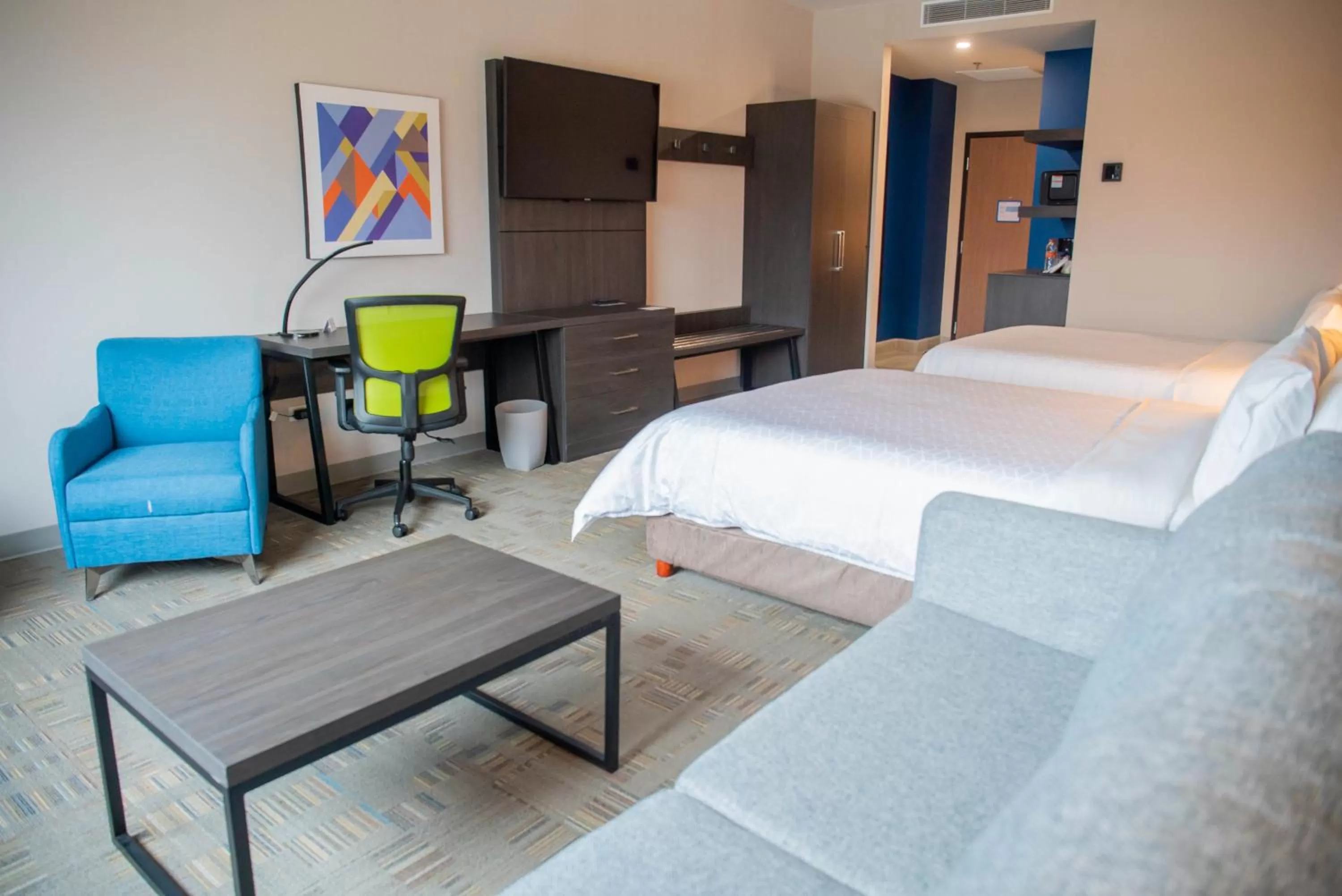 Living room, Bed in Holiday Inn Express & Suites - Tijuana Otay by IHG