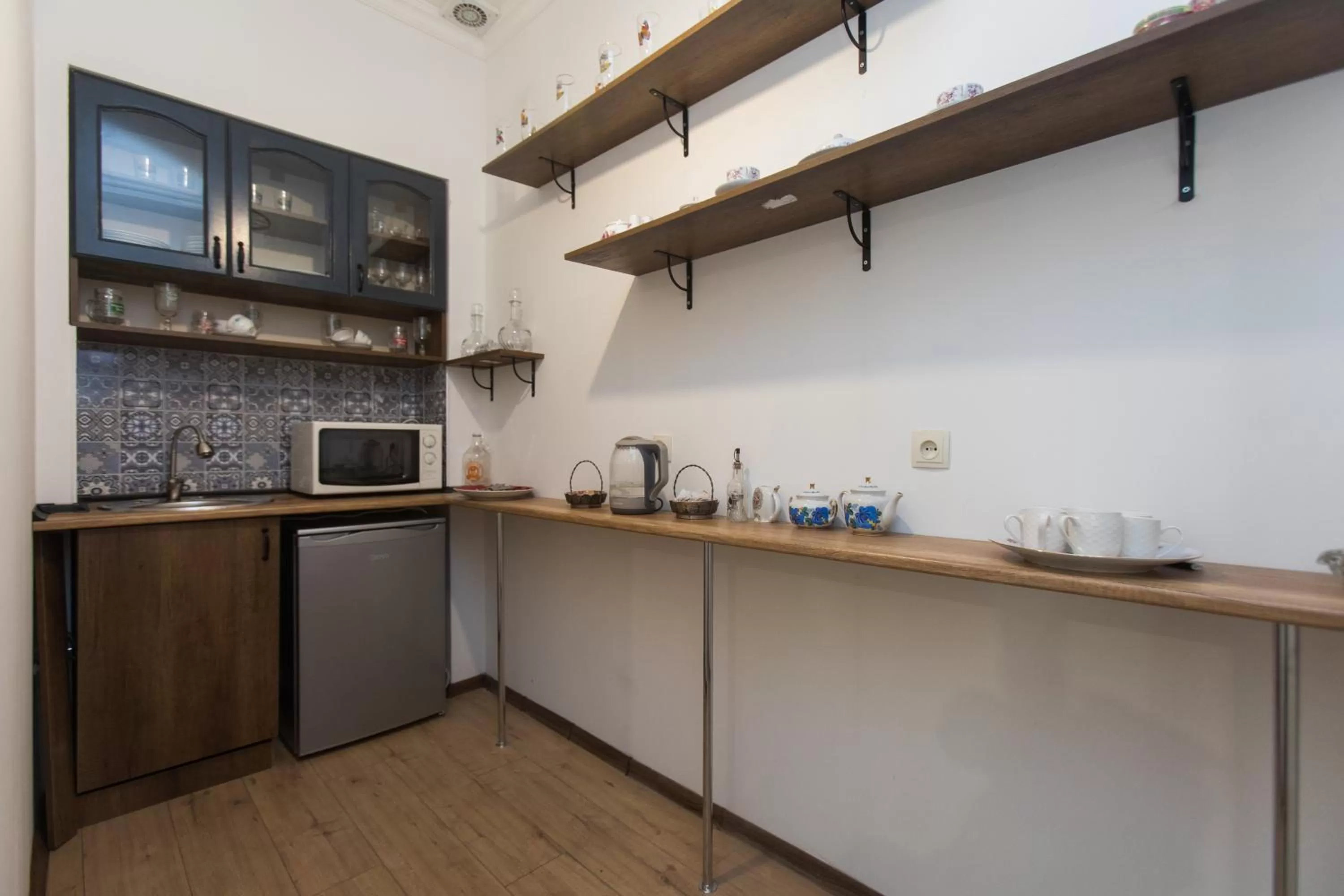 Communal kitchen, Kitchen/Kitchenette in Grape House