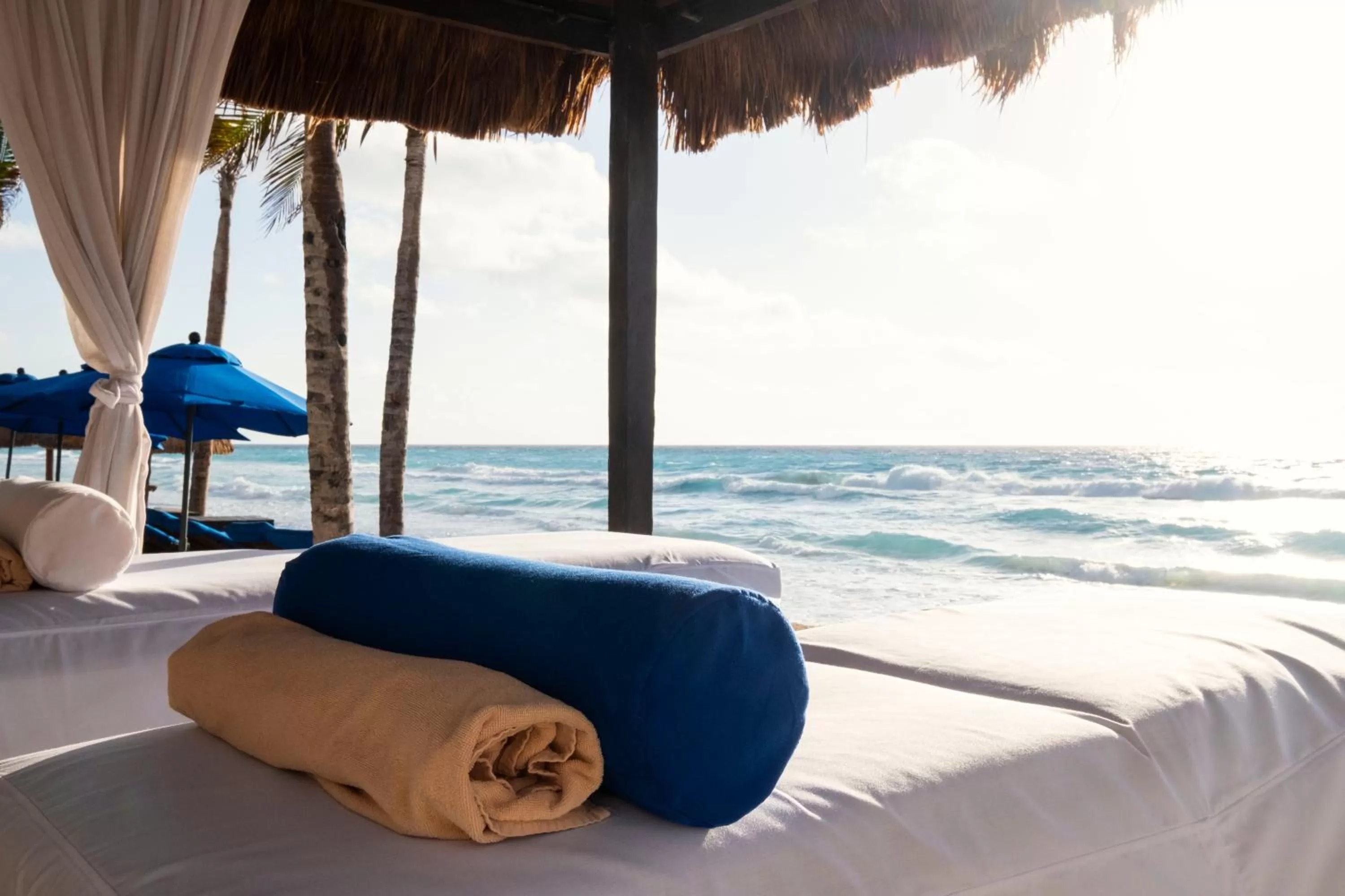 Massage, Bed in Hotel NYX Cancun