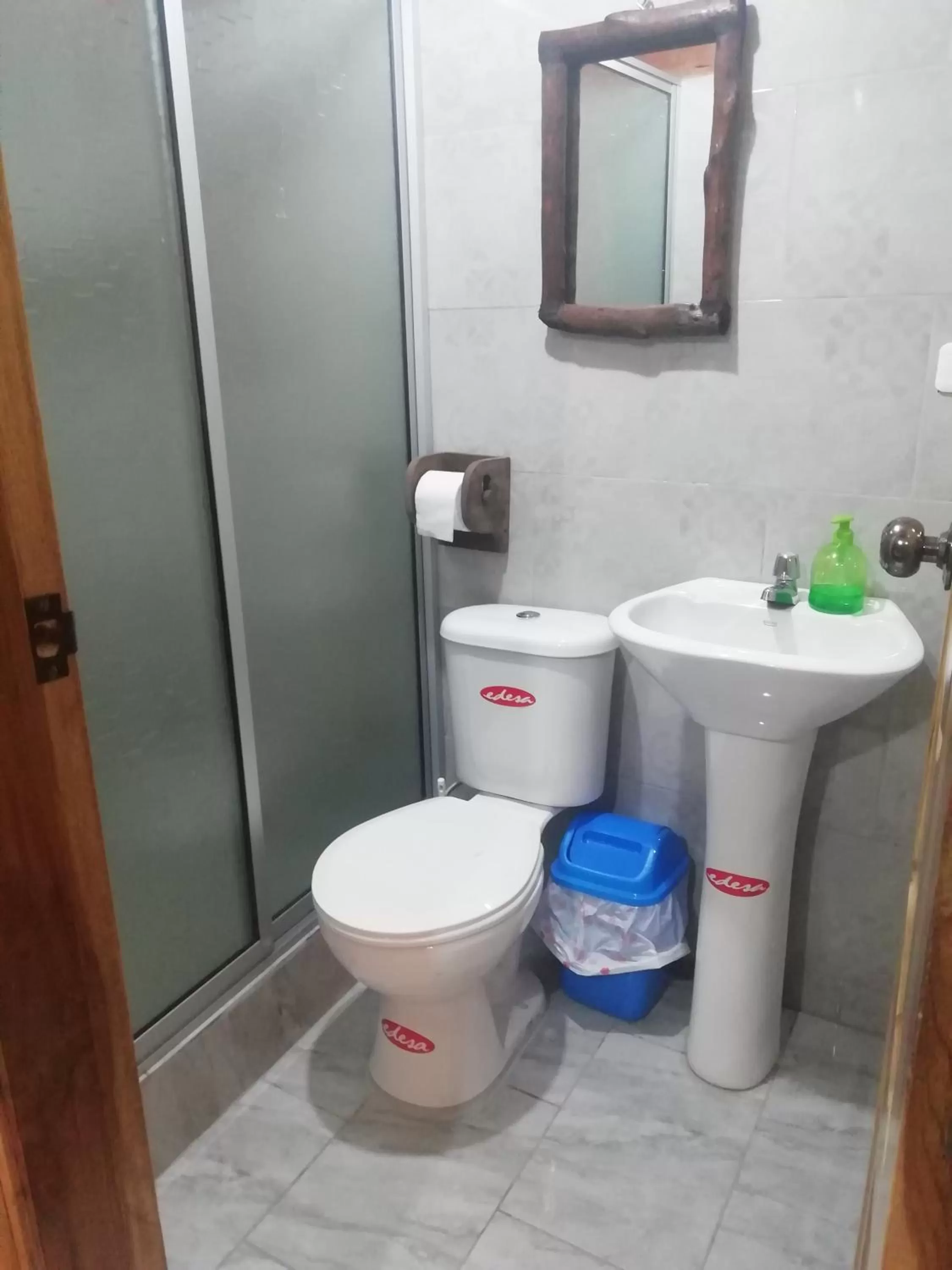 Toilet, Bathroom in Hostal La Casa Amarilla City