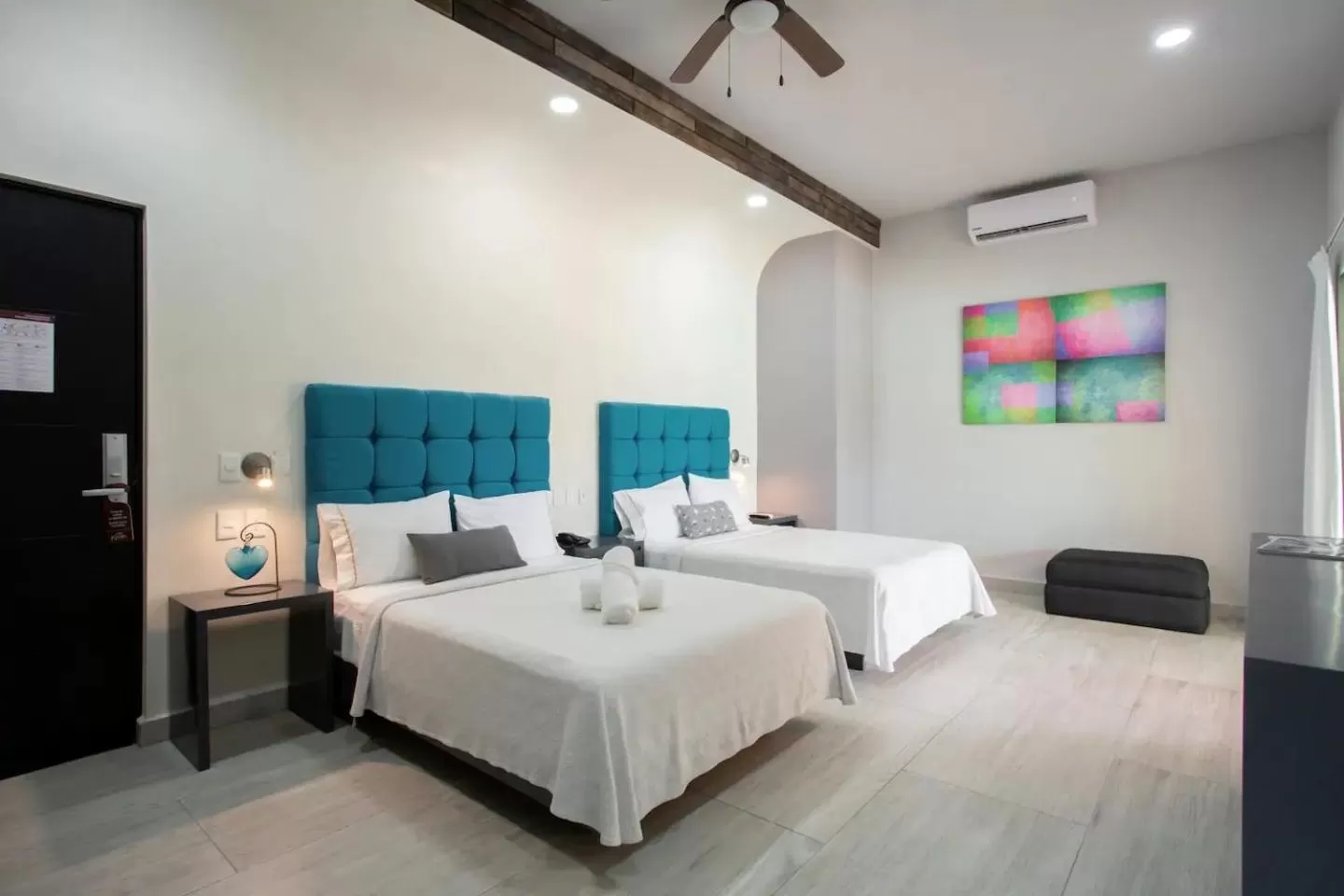 Photo of the whole room, Bed in Casa Kaoba Hotel & Suites