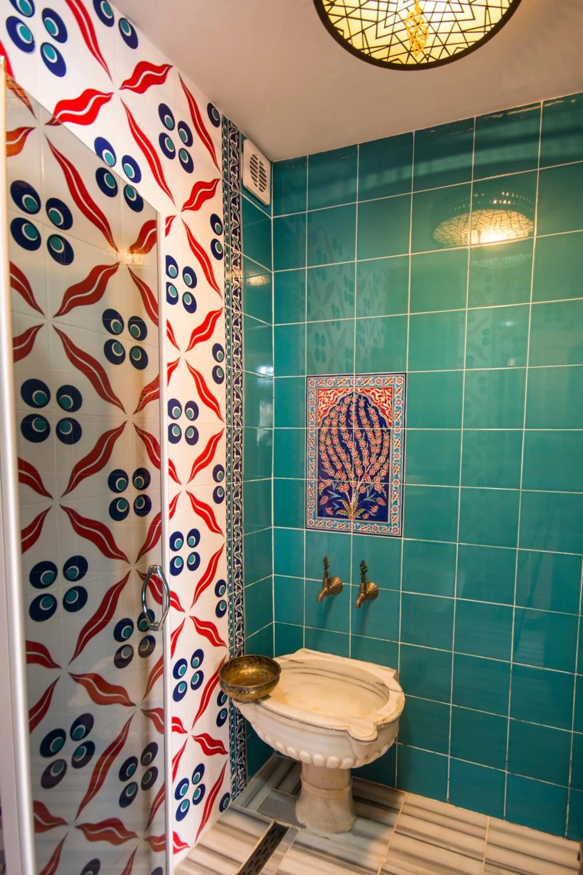 Bathroom in Sultan Corner Hotel