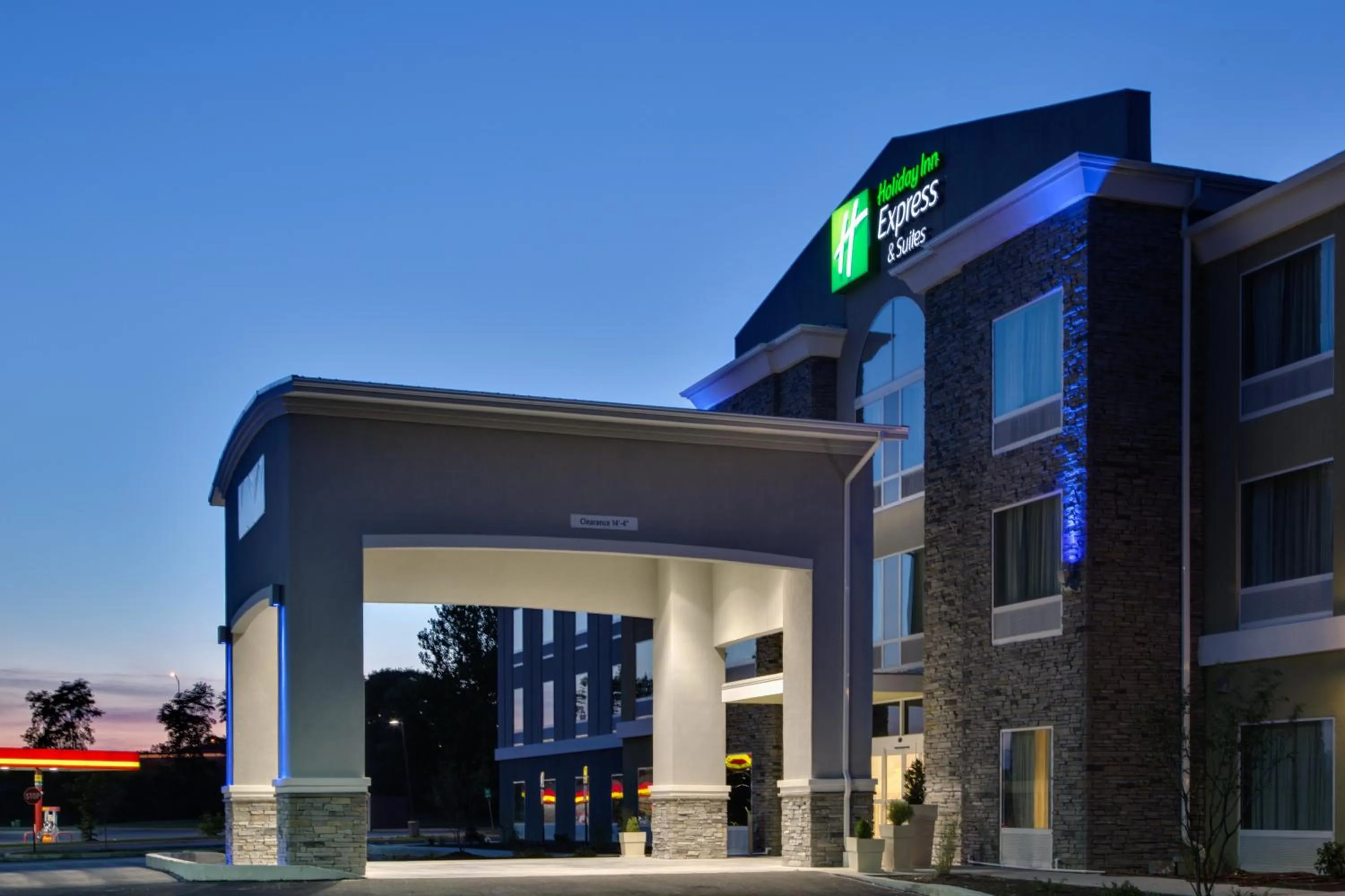 Property building in Holiday Inn Express & Suites Carlisle - Harrisburg Area by IHG
