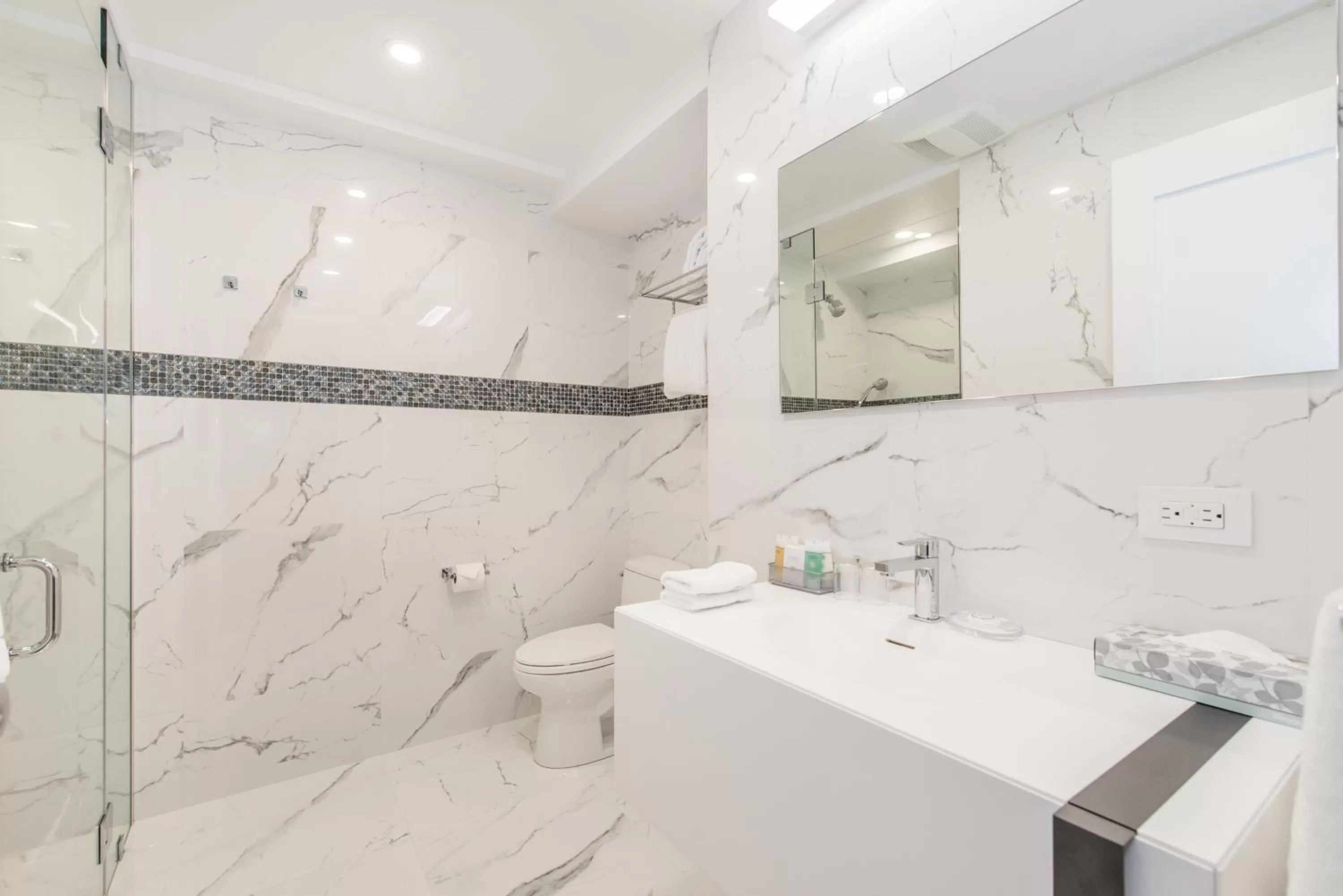 Bathroom in Lombardy Hotel