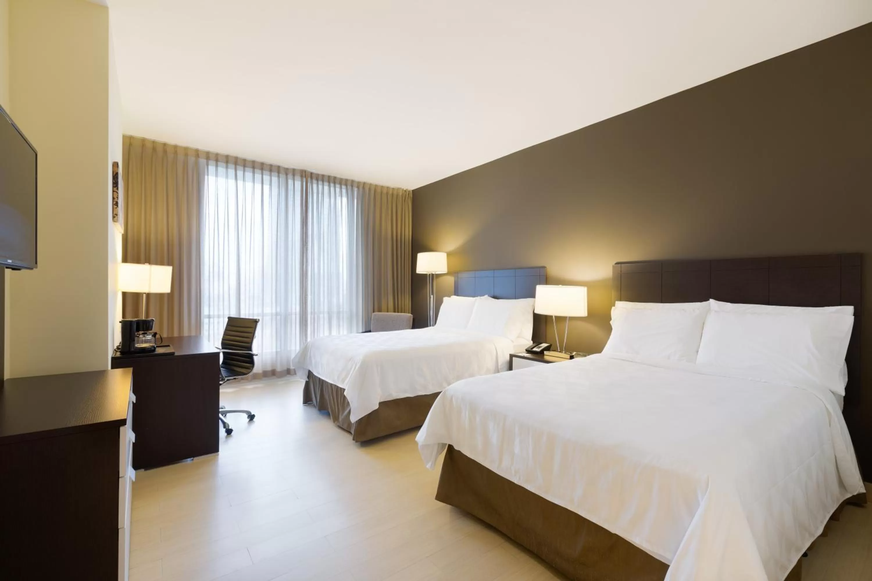 Photo of the whole room, Bed in Holiday Inn Panama Distrito Financiero by IHG
