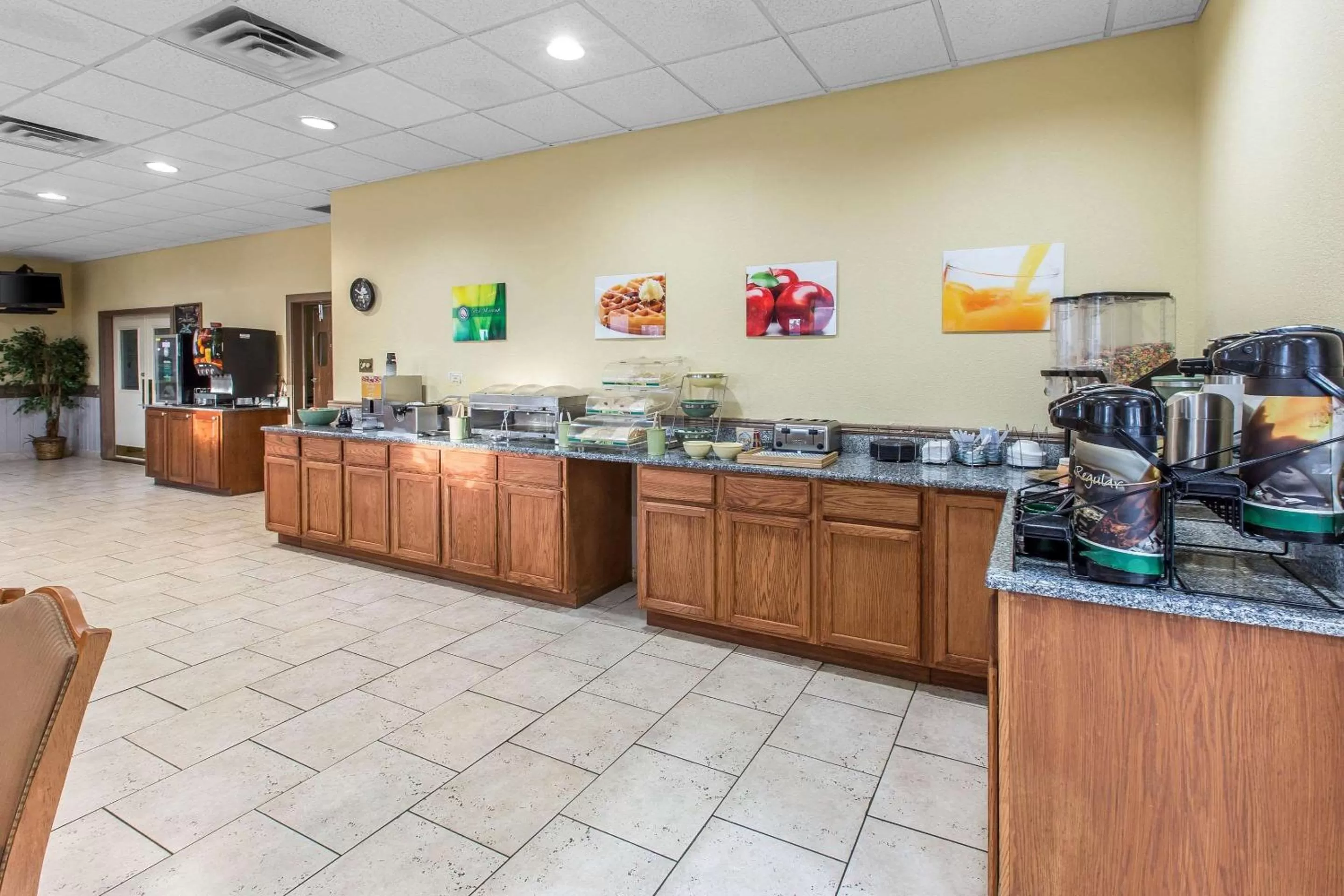 Restaurant/places to eat in Quality Inn & Suites Conference Center Thomasville