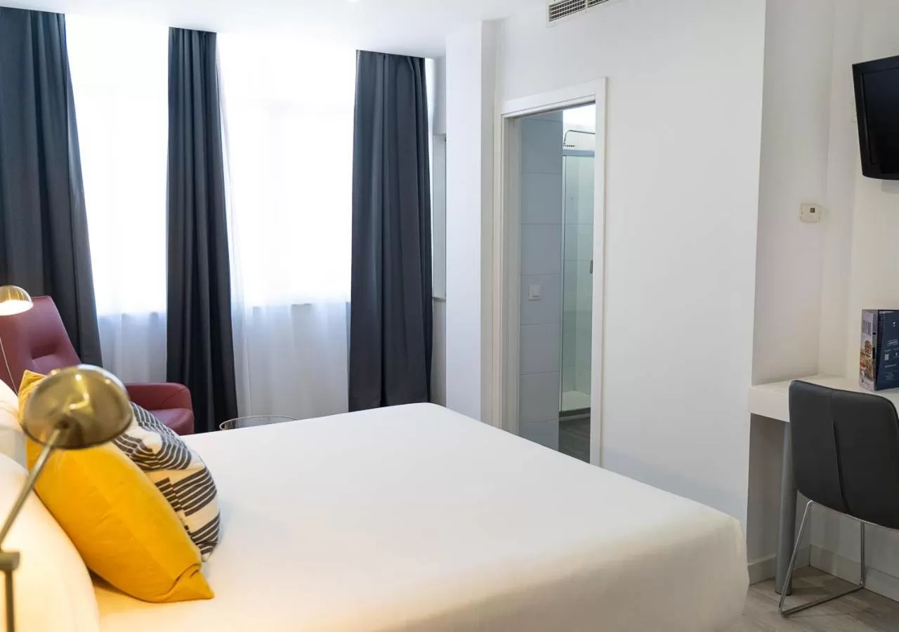 Bedroom, Bed in Hotel Pasarela