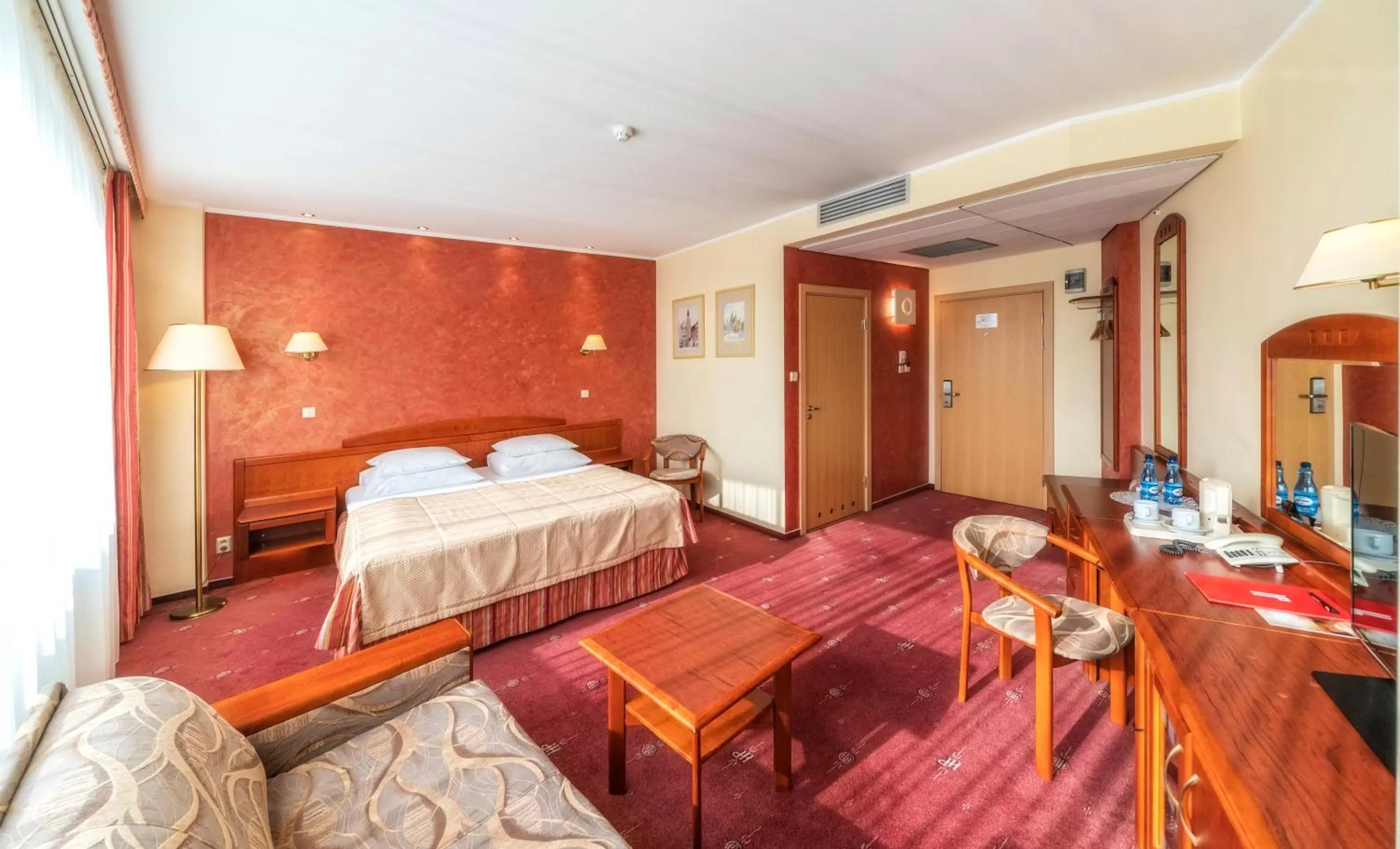 Bed in HP Park Plaza