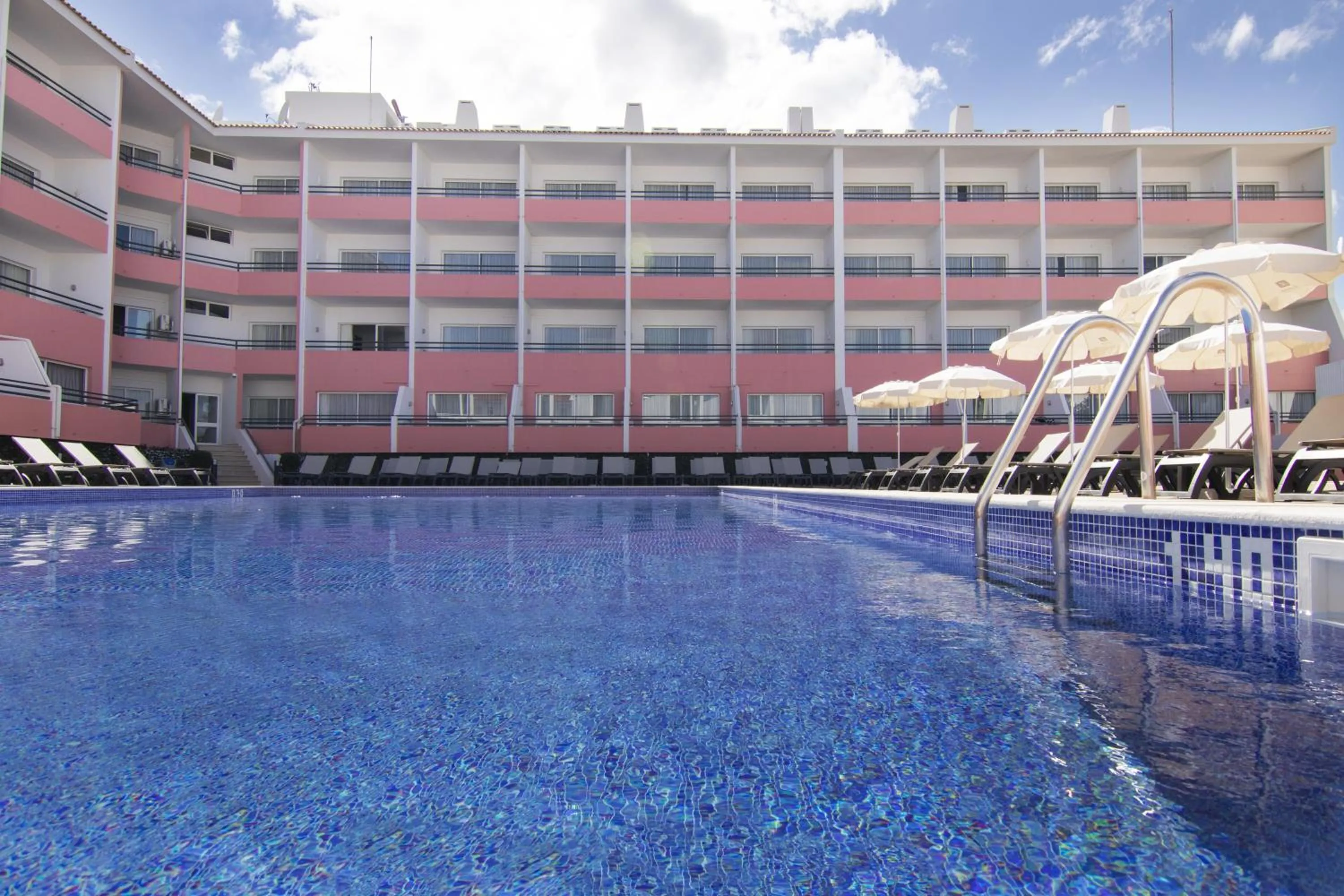 Property building in Luna Hotel da Oura