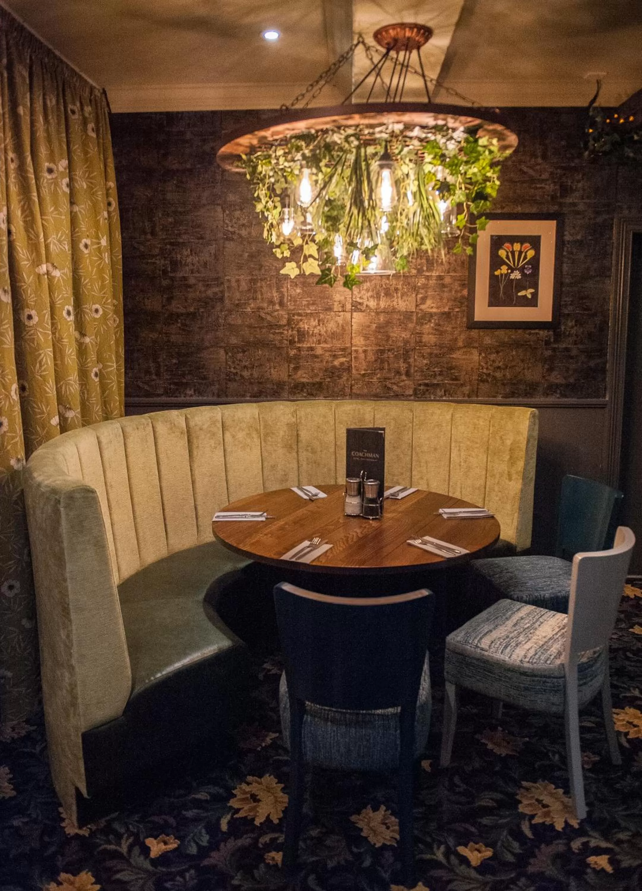 Restaurant/places to eat in The Coachman Hotel