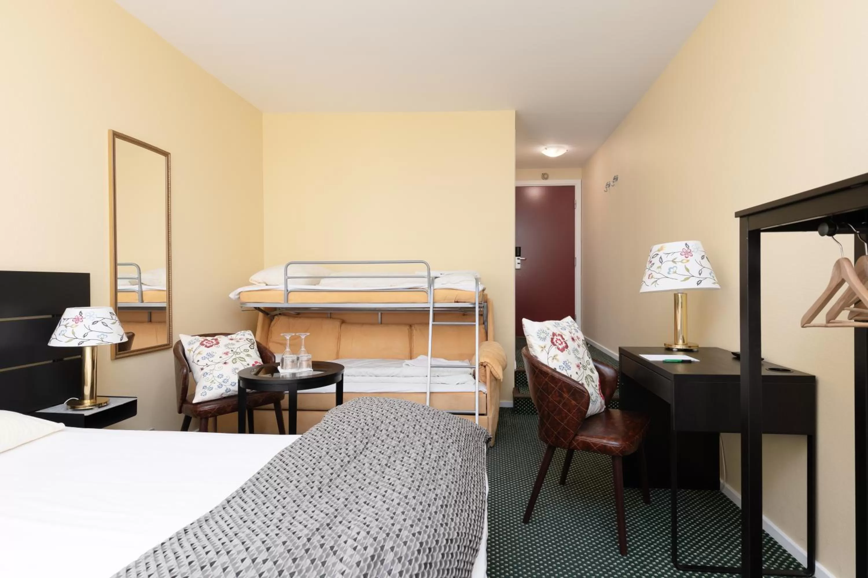 Photo of the whole room, Bunk Bed in Herlev Kro og Hotel