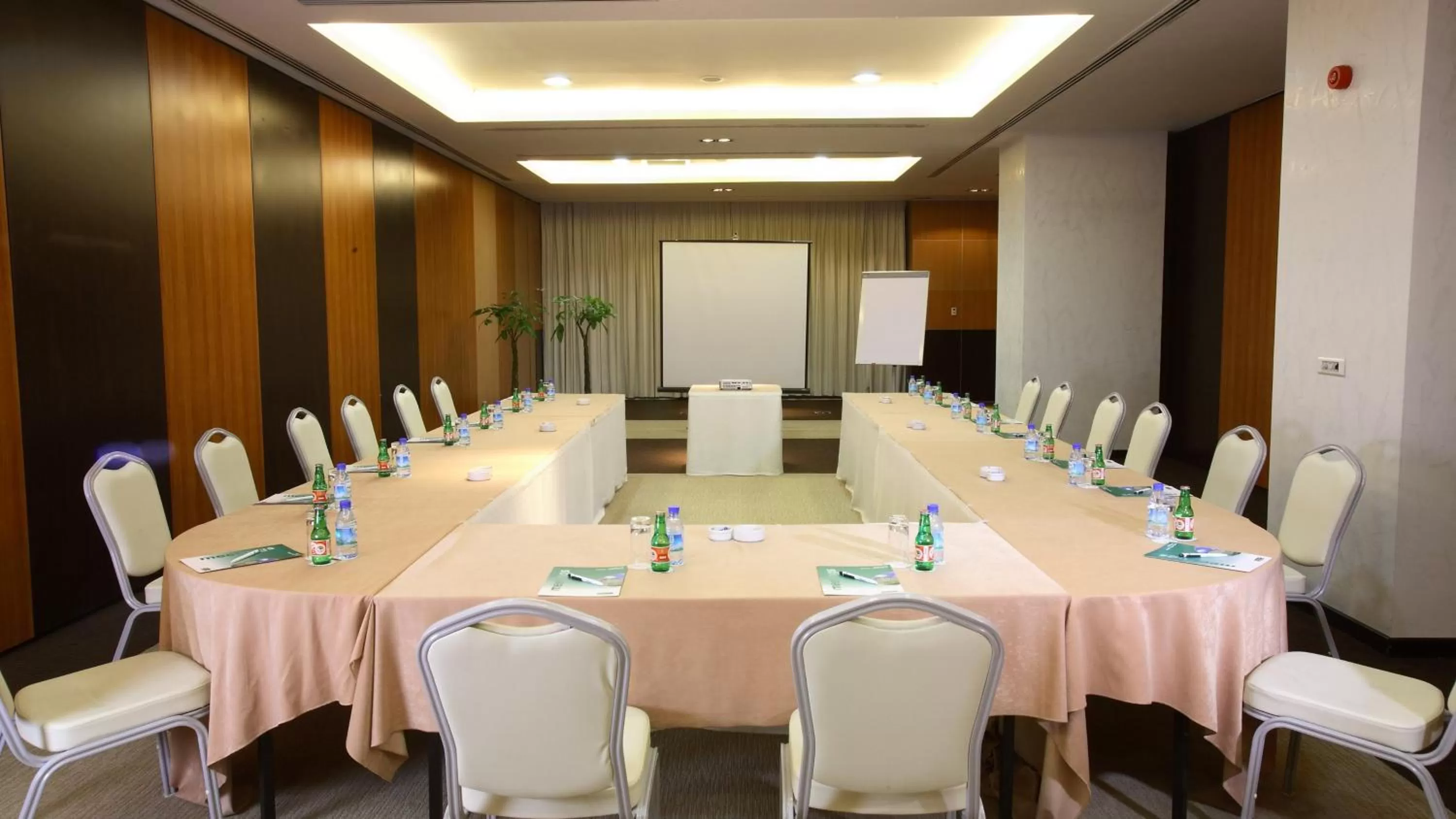 Meeting/conference room in Nova Plaza Prime Hotel