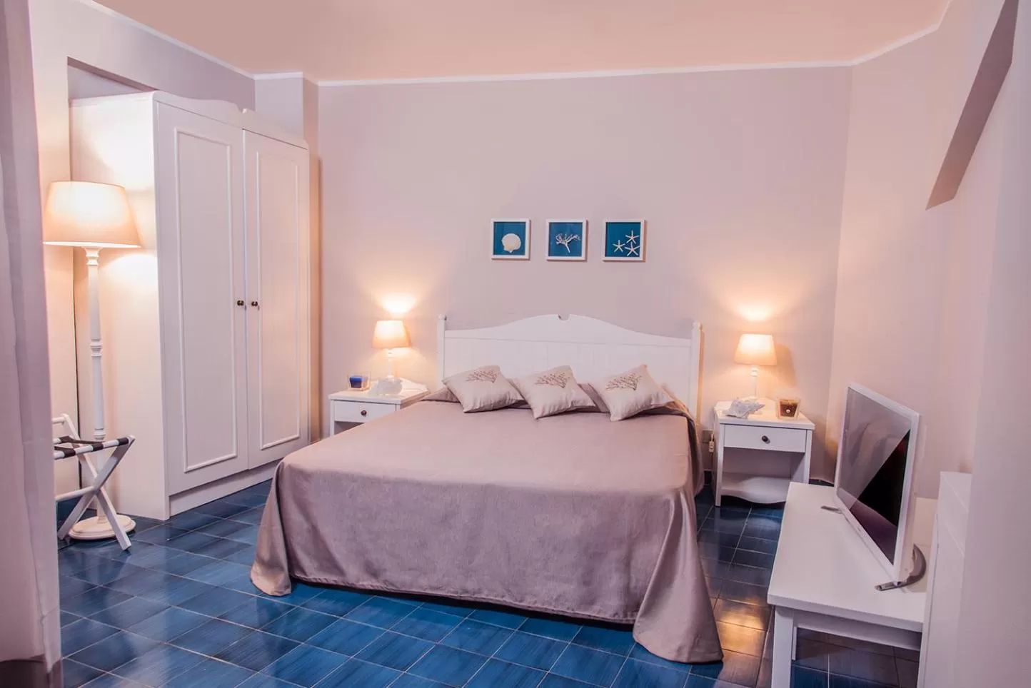 Bedroom, Bed in Hotel Tonnara Trabia