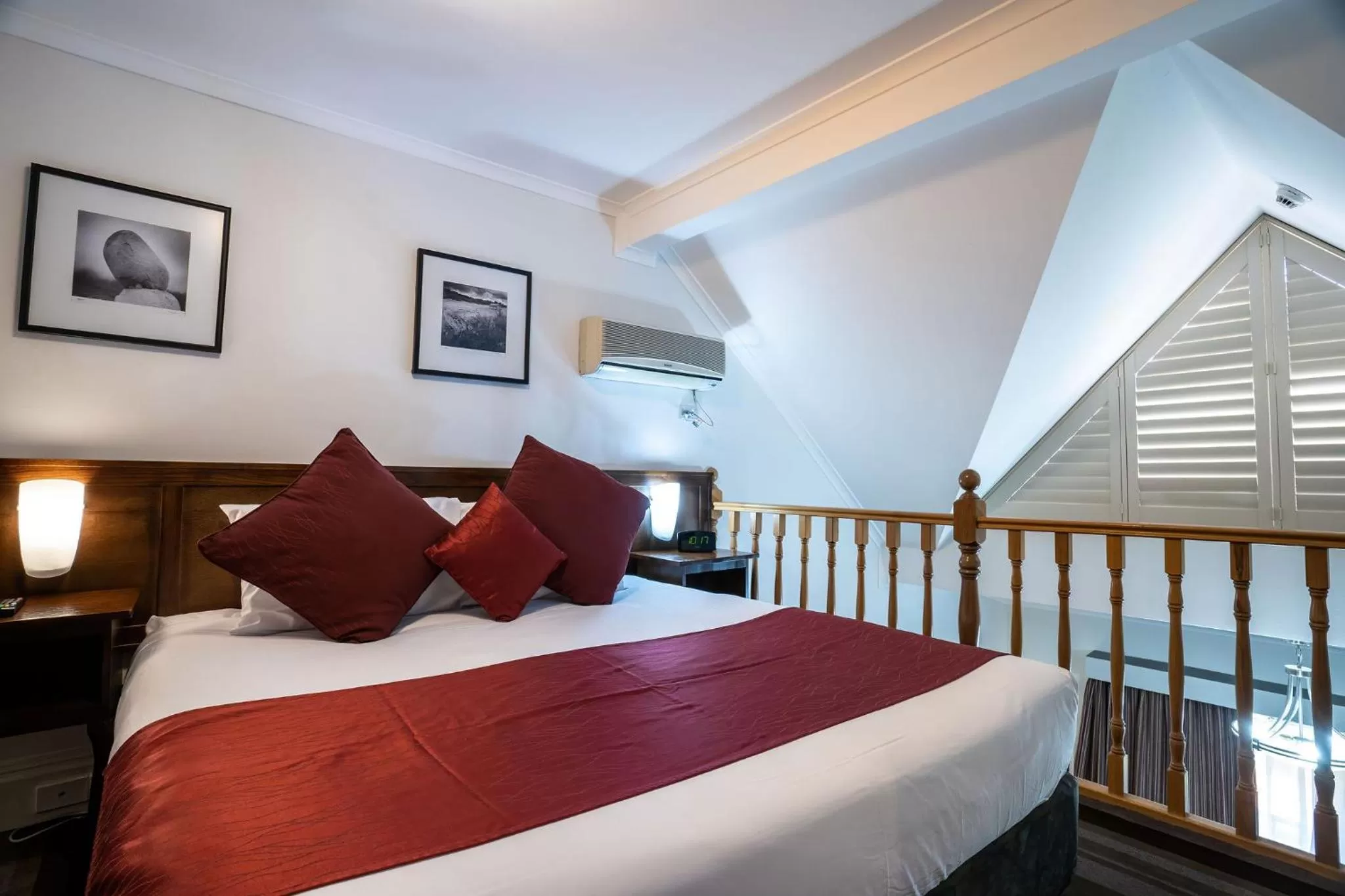 Bedroom, Bed in Mercure Canberra