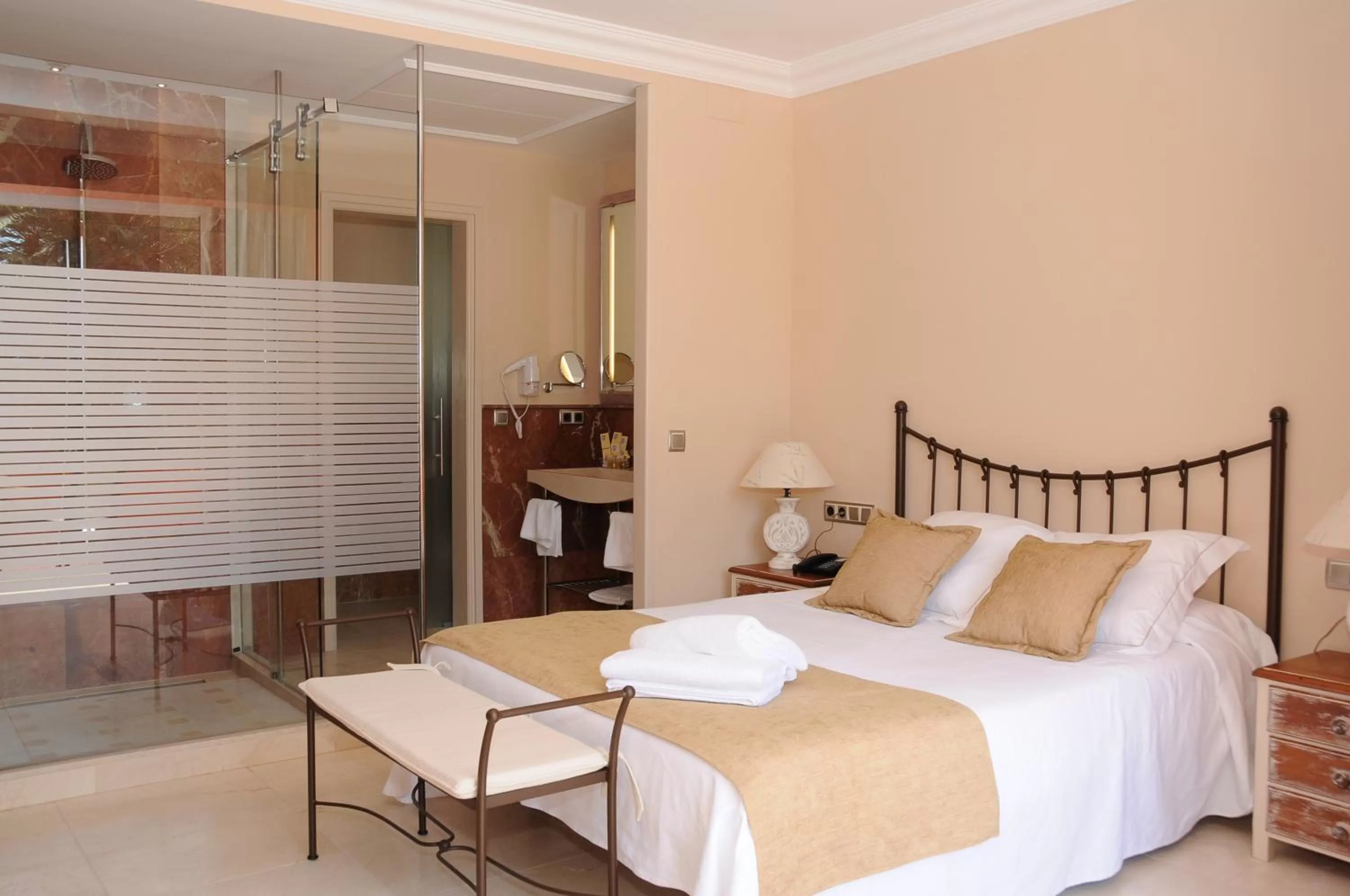 Bed in Hotel restaurant Ceferino