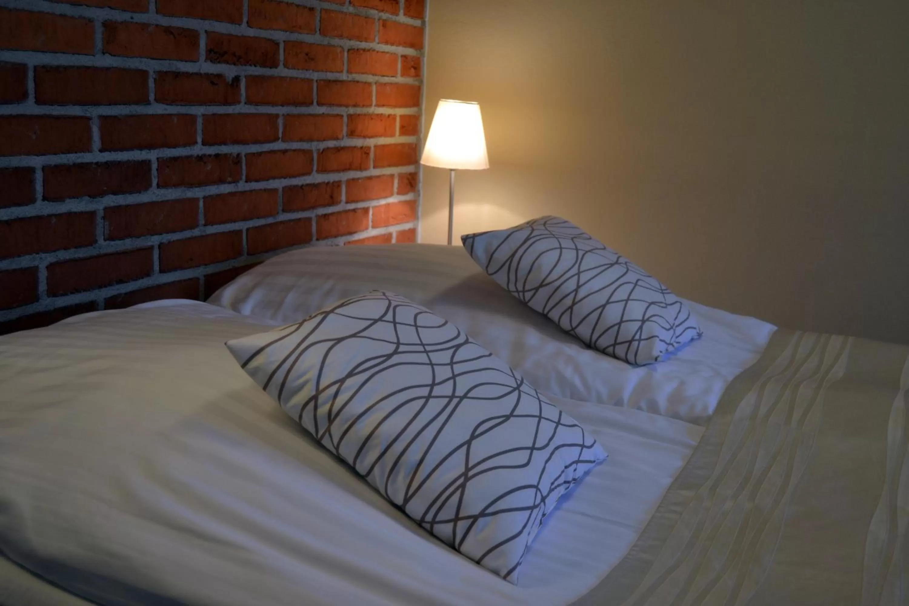 Decorative detail, Bed in Lossiranta Lodge