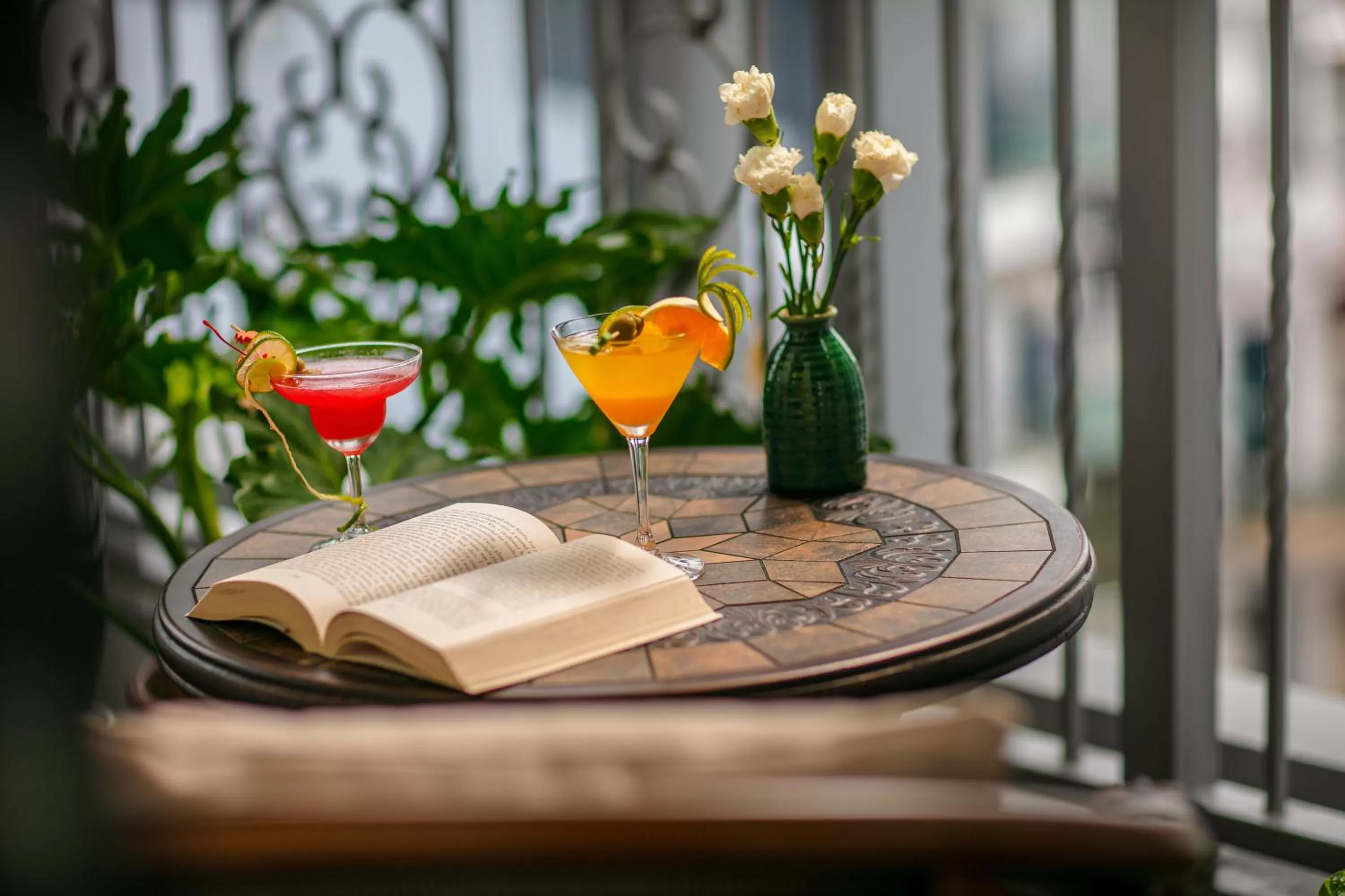 Food and drinks in MAY DE VILLE Lakeside Hotel