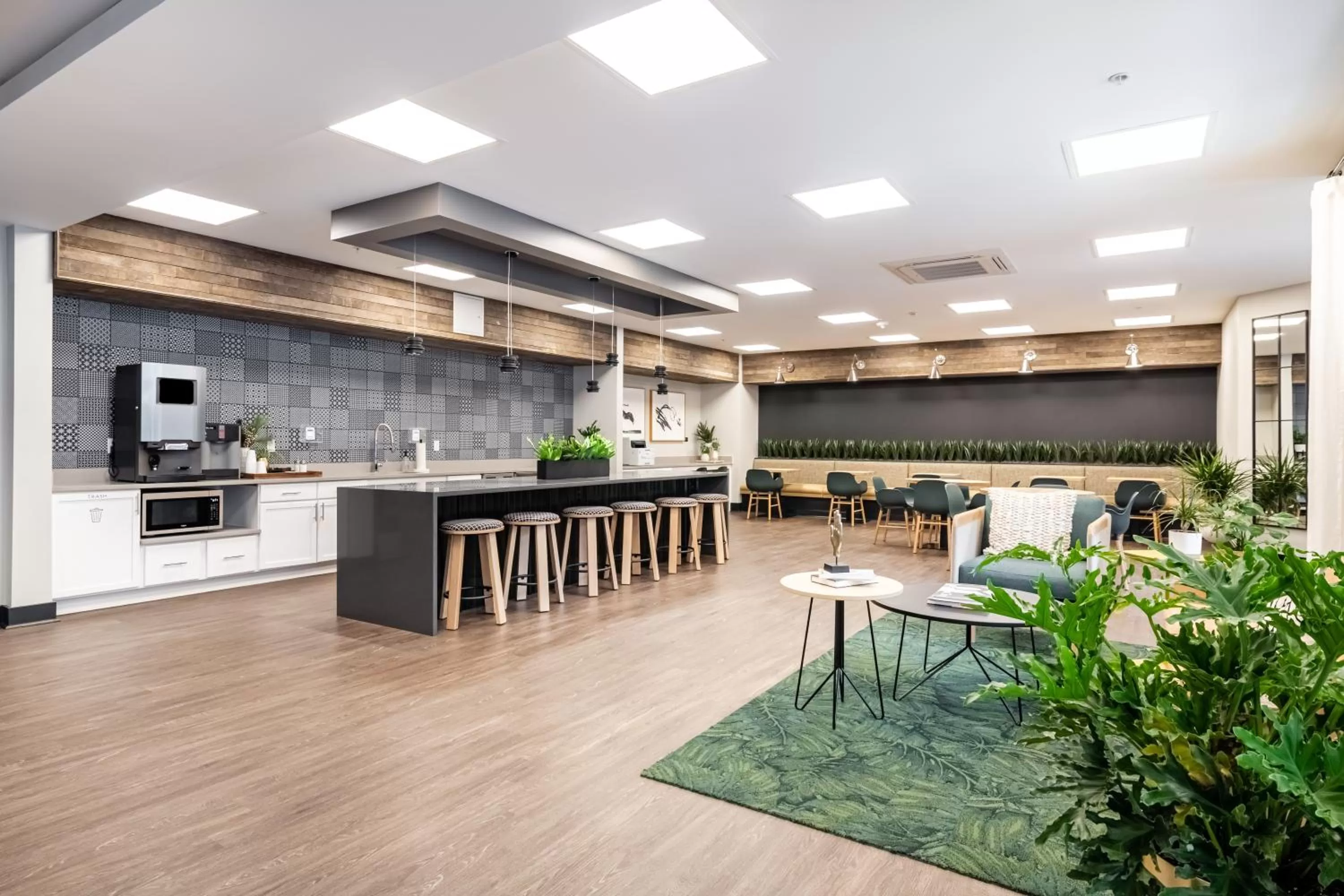 Communal kitchen, Restaurant/Places to Eat in Mint House Detroit - New Center