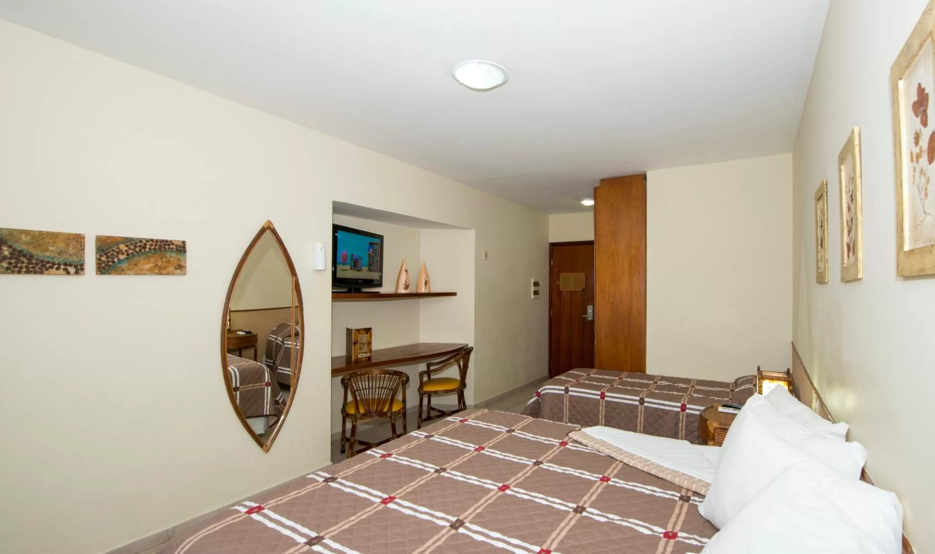 Photo of the whole room, Bed in Divi-Divi Praia Hotel