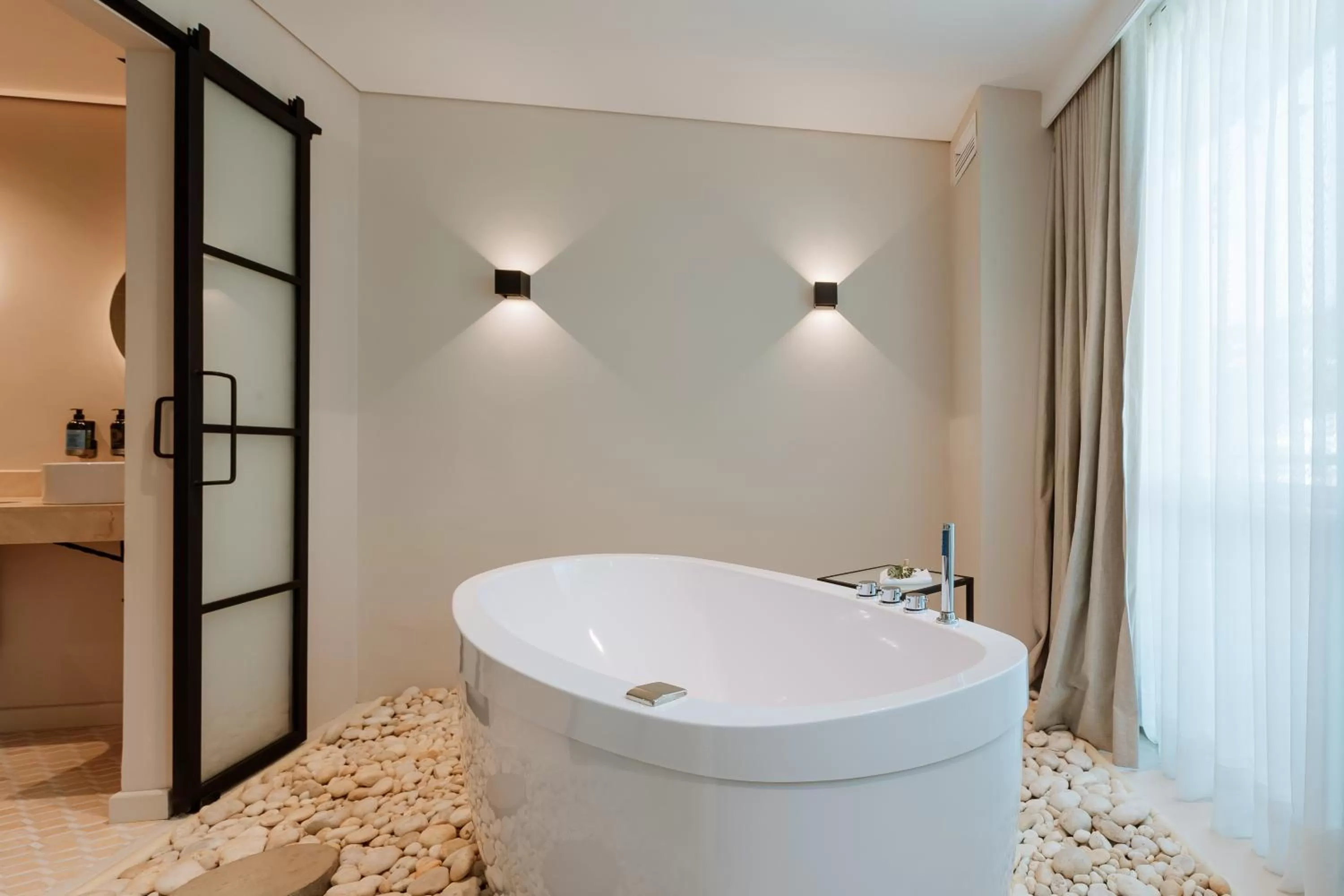 Bathroom in 1616 Hotel