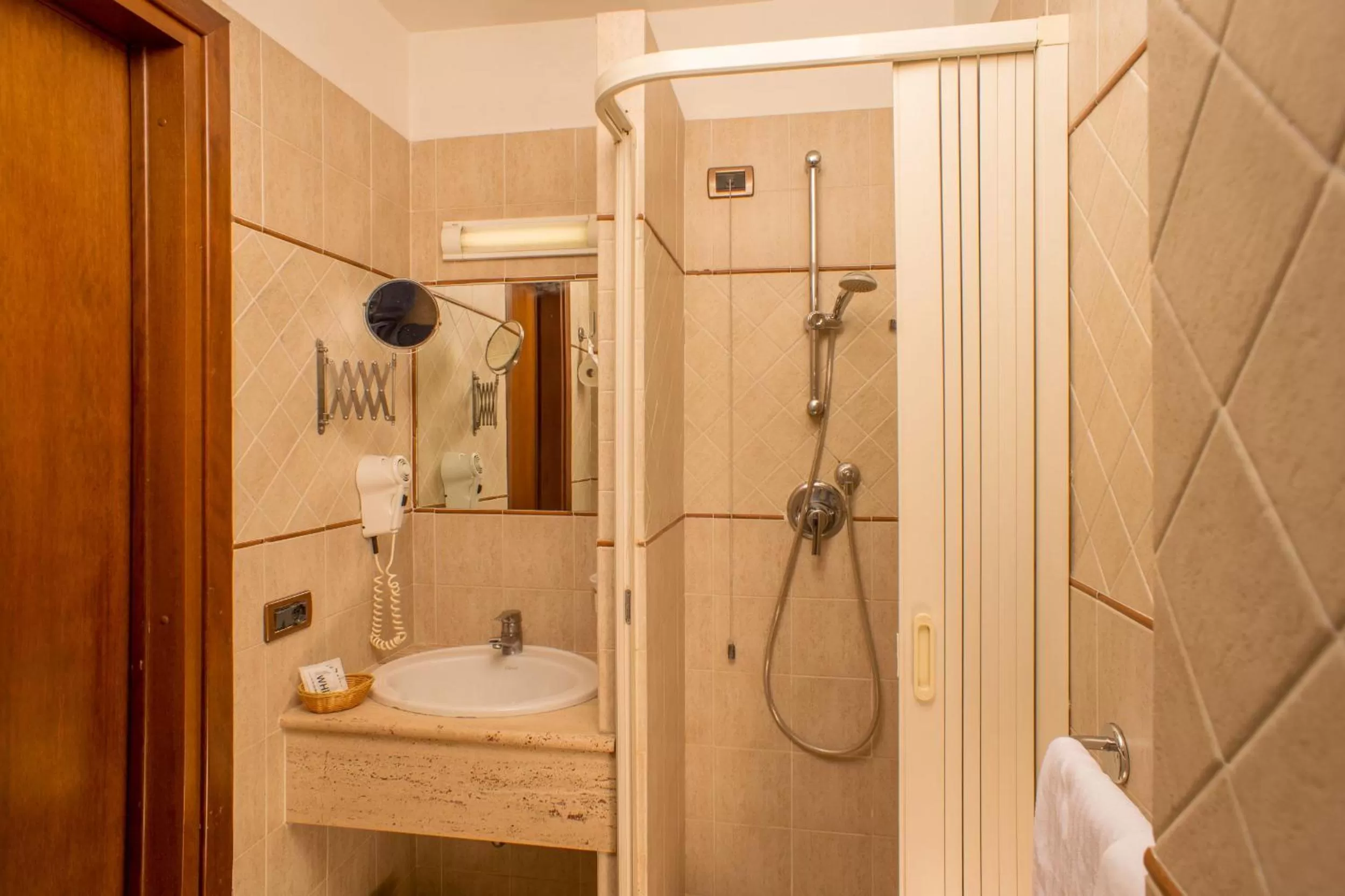 Bathroom in Hotel Assisi