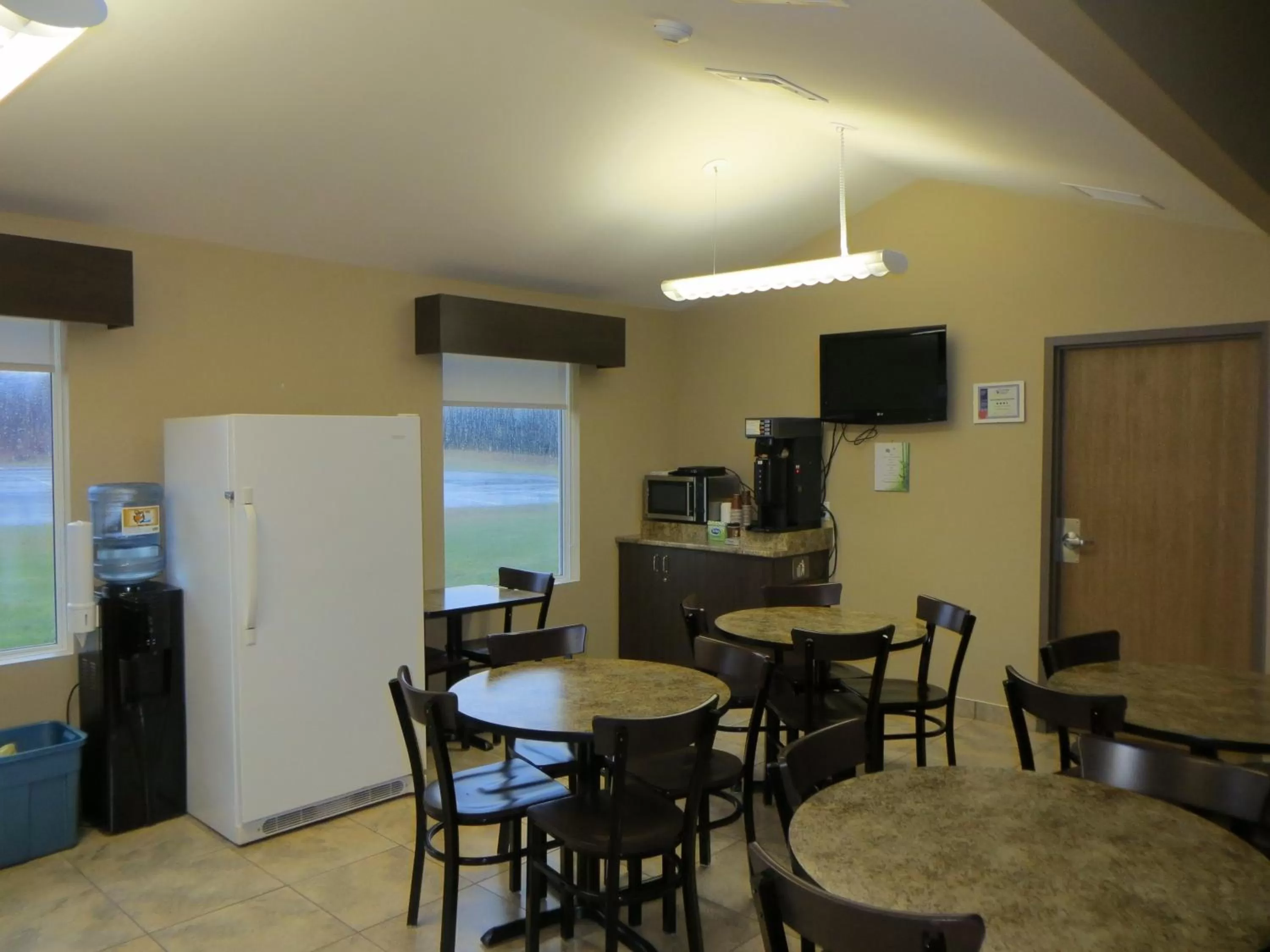 Restaurant/places to eat in Villegiature Deux Rivieres Resort