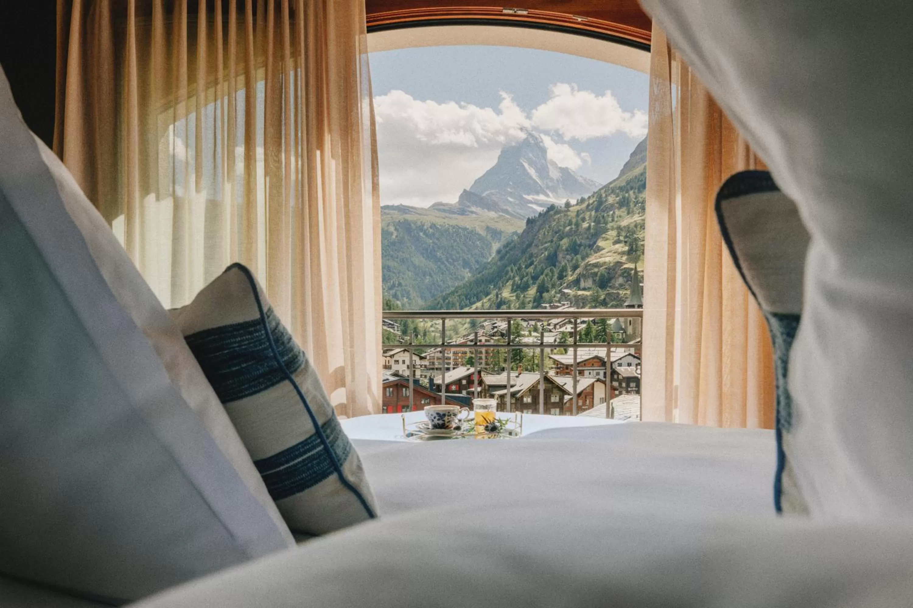 Mountain view, Bed in BEAUSiTE Zermatt