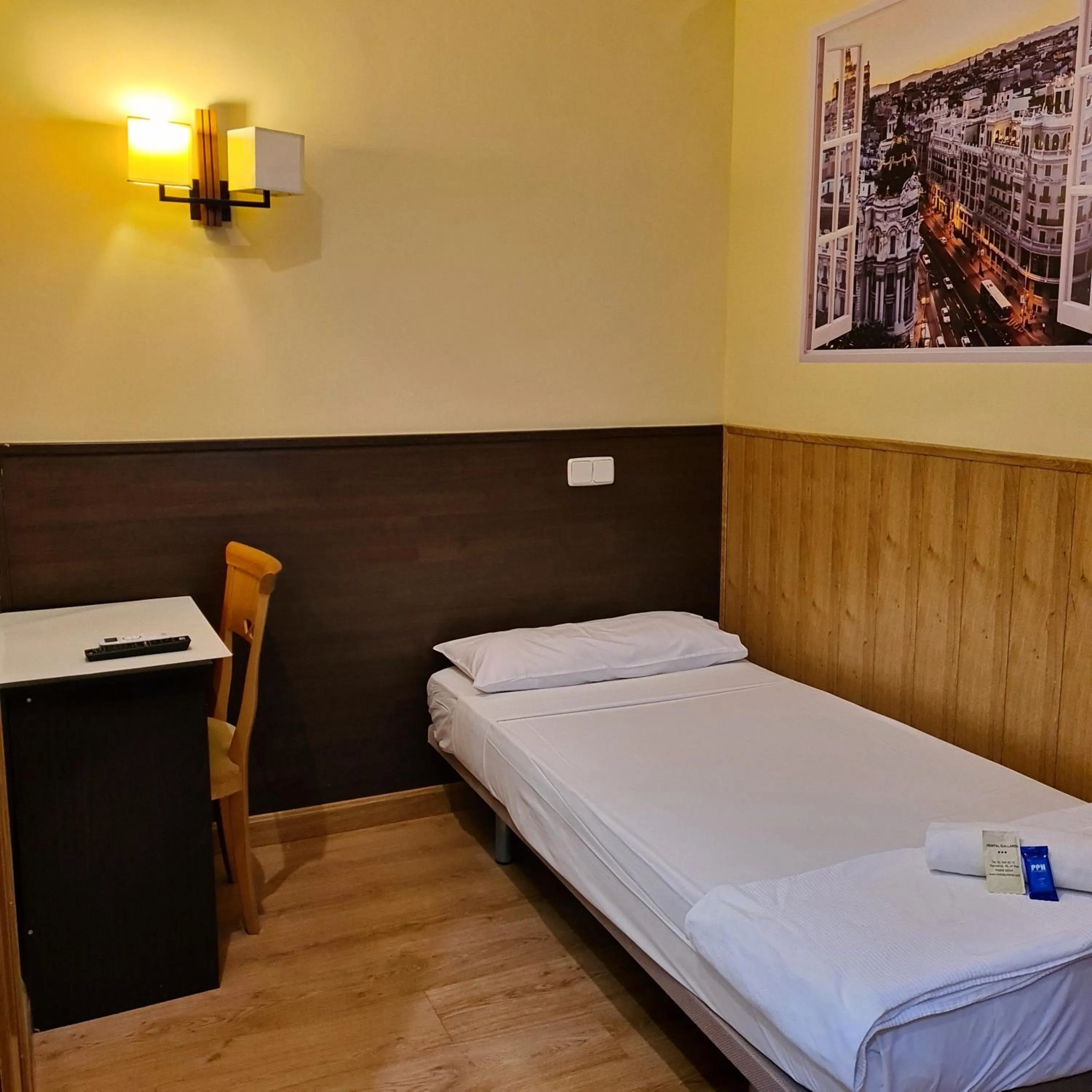 Bed in Hostal Oporto