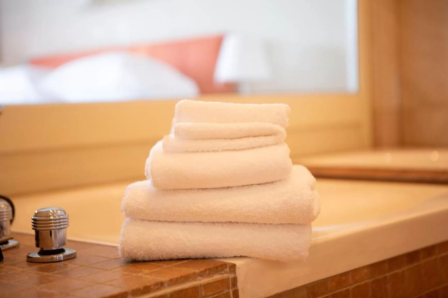 Bathroom, Bed in Aalernhüs hotel & spa