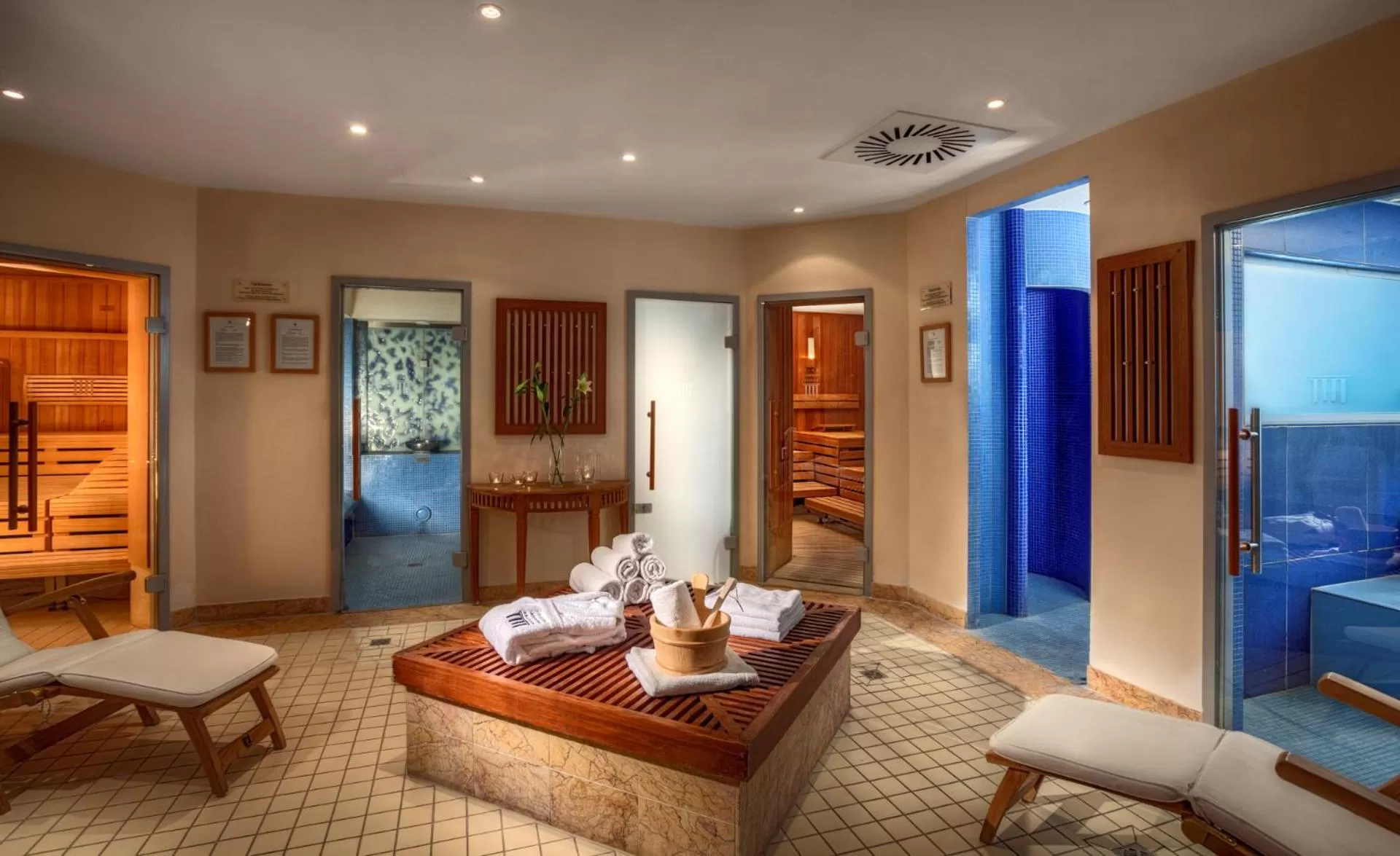 Spa and wellness centre/facilities in Hotel Vier Jahreszeiten Binz