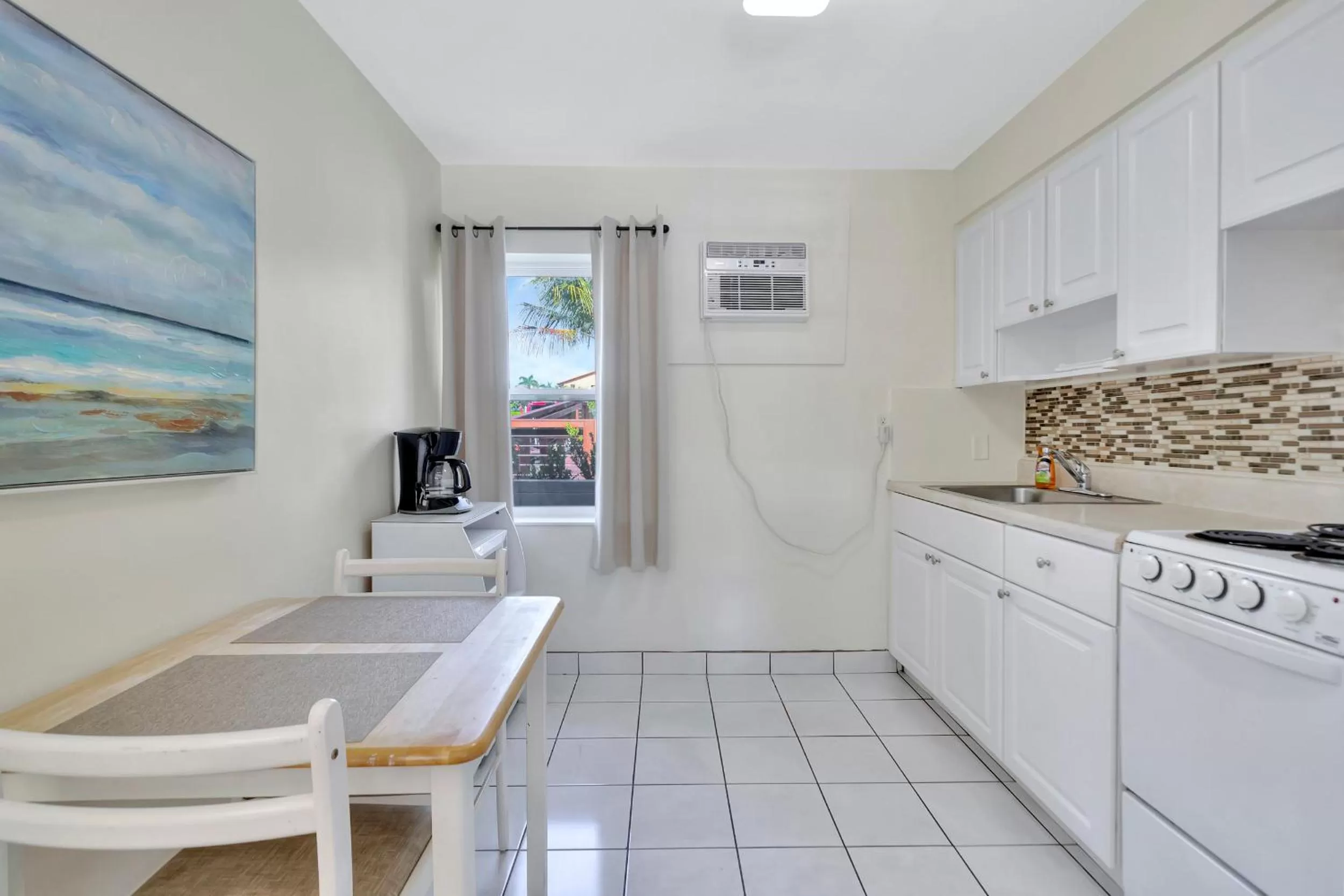 kitchen, Kitchen/Kitchenette in Seahorse Guesthouse