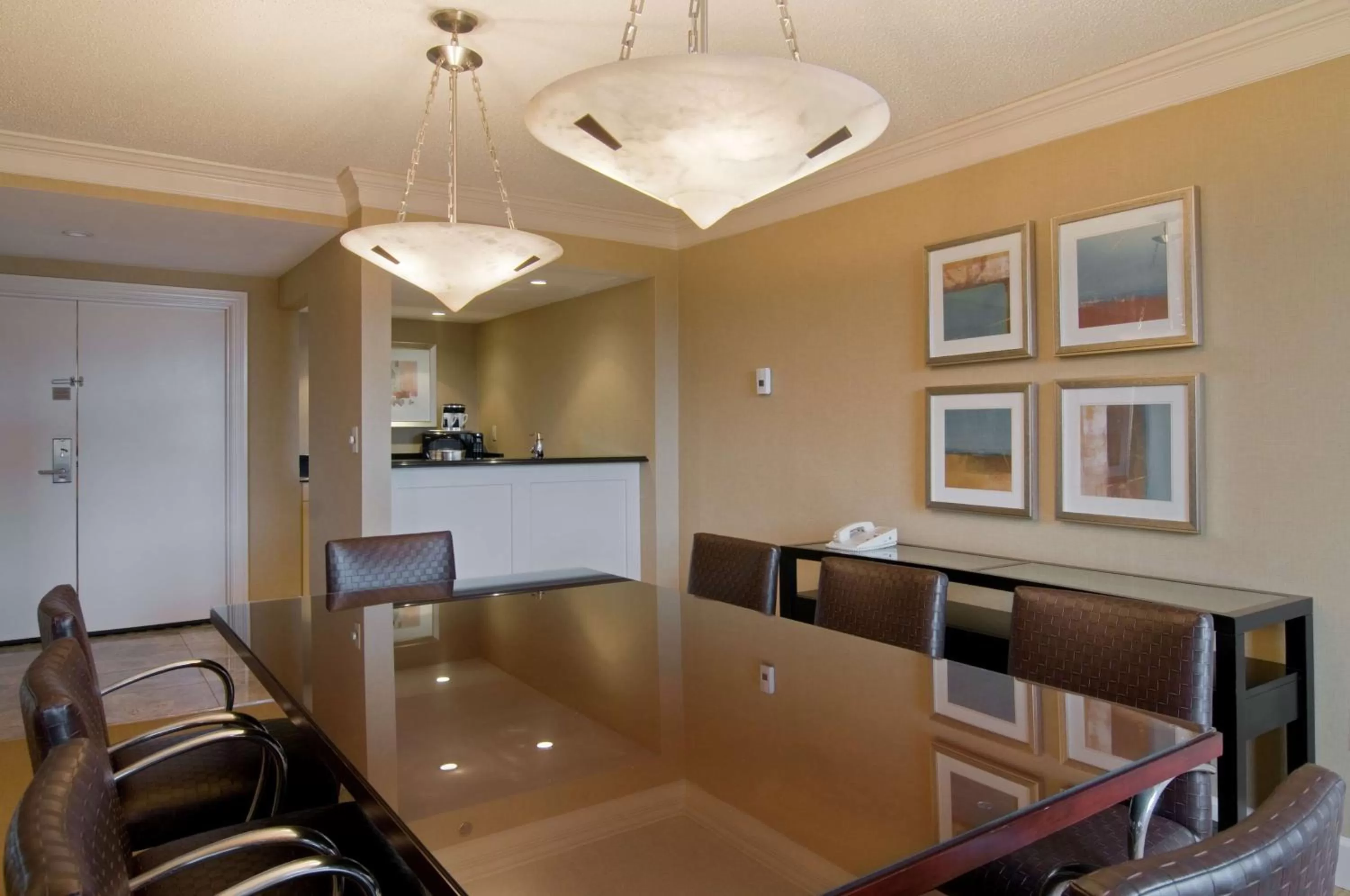 Living room in Hilton Raleigh North Hills